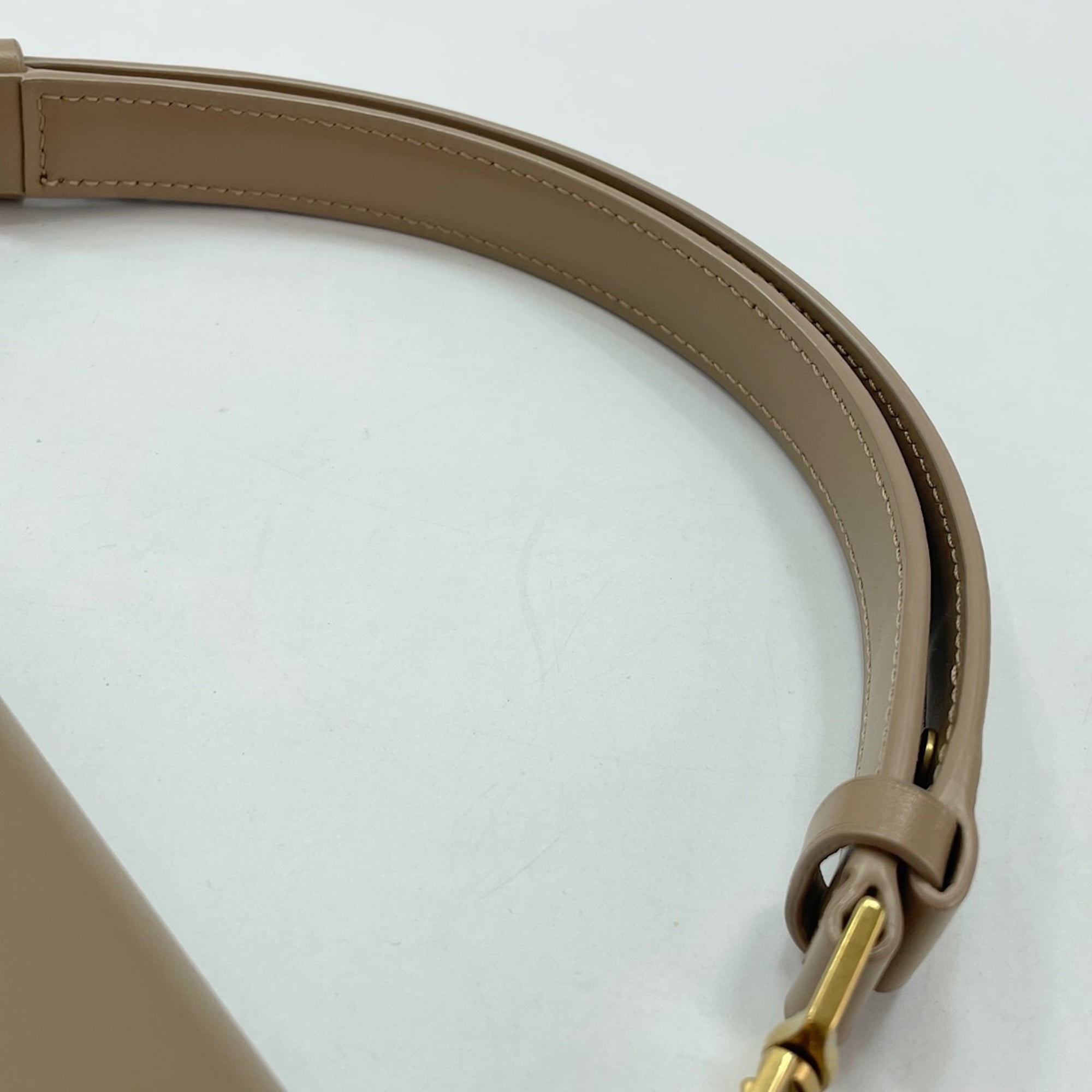 Yves Saint Laurent Beige Shoulder Bag (Pre-Owned)