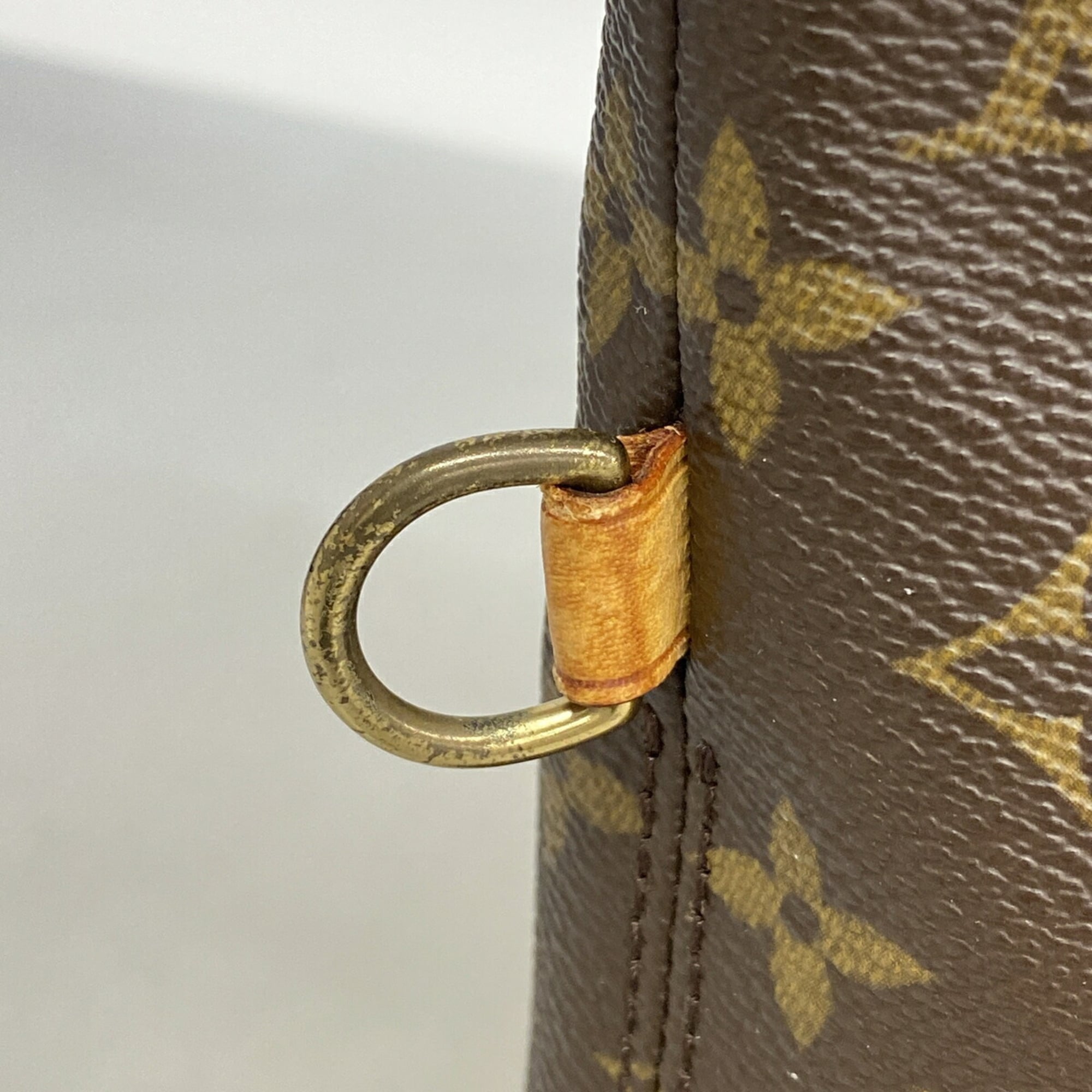 Louis Vuitton Brown Handbag (Pre-Owned)