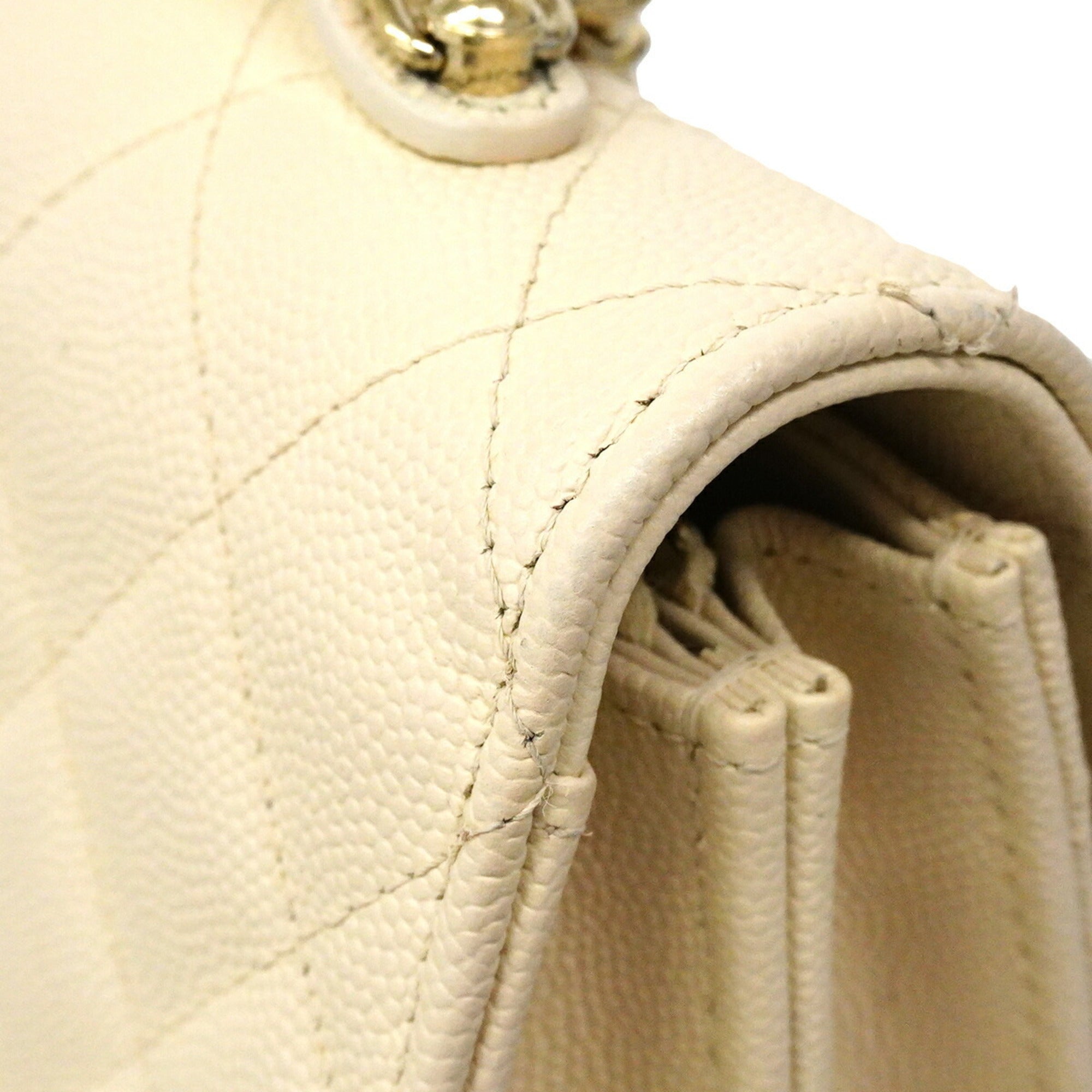 Chanel Ivory Grained Calfskin Handbag (Pre-Owned)