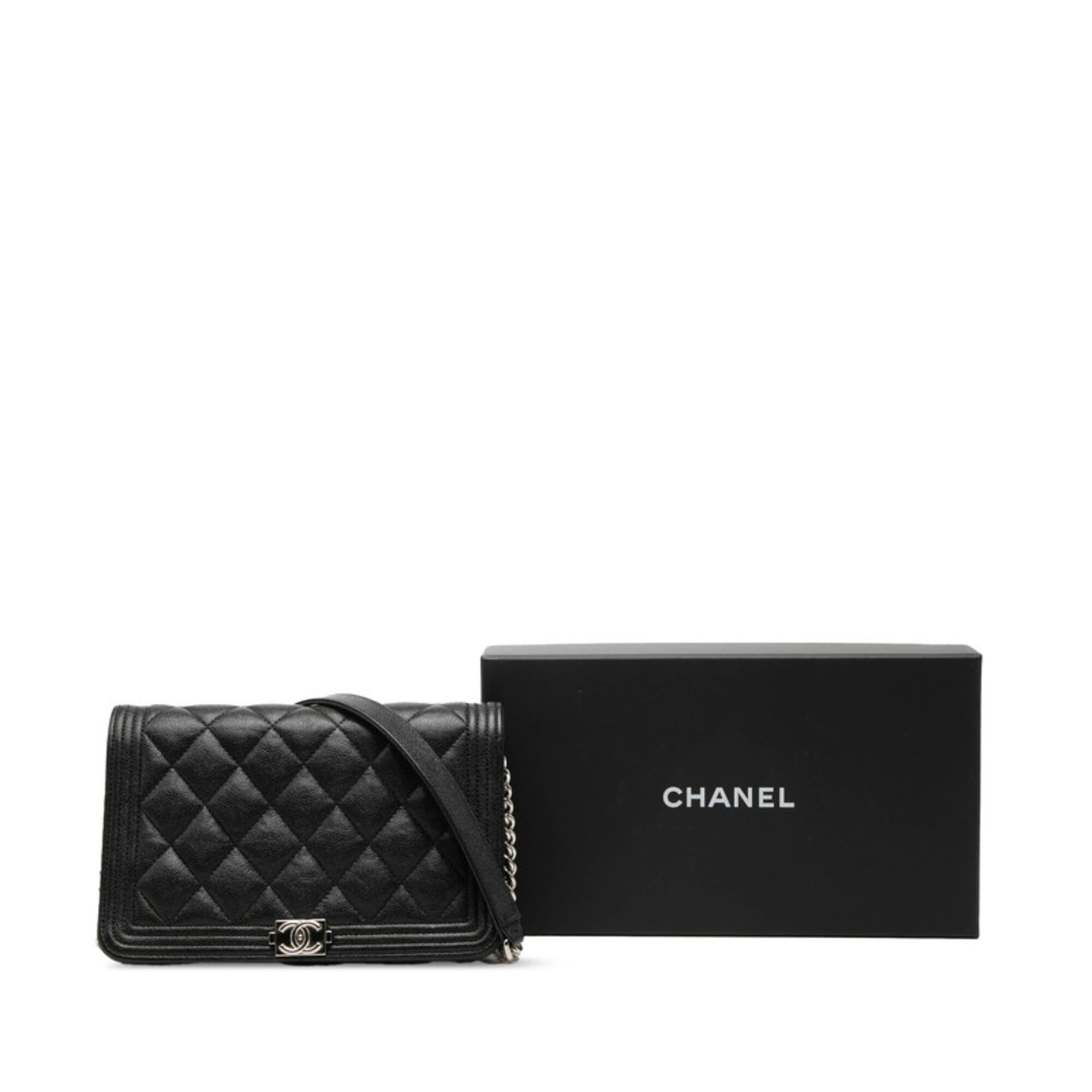 Chanel Matelasse Black Grained Calfskin Shoulder Bag (Pre-Owned)