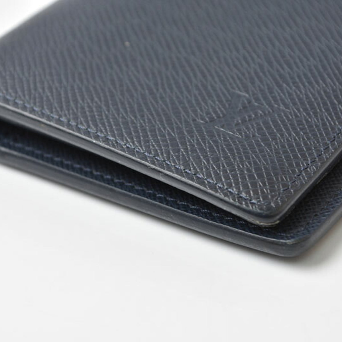 Louis Vuitton Blue Ocean Taiga Leather (Pre-Owned)