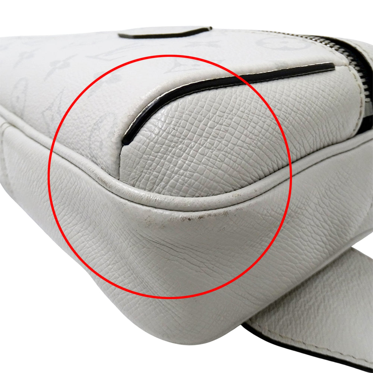 Louis Vuitton White Taigarama Handbag Sling Bag (Pre-Owned)
