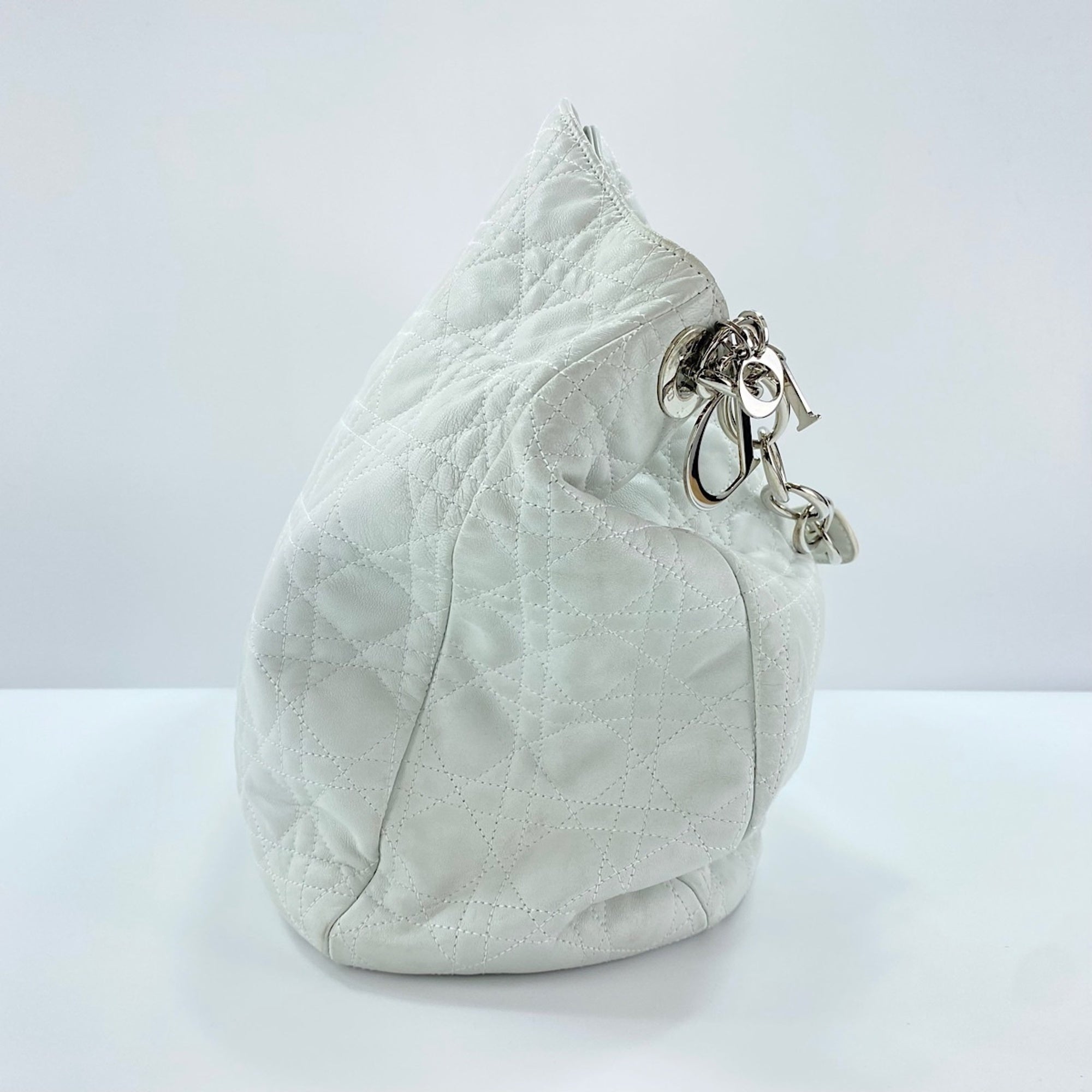Christian Dior White Shoulder Bag (Pre-Owned)