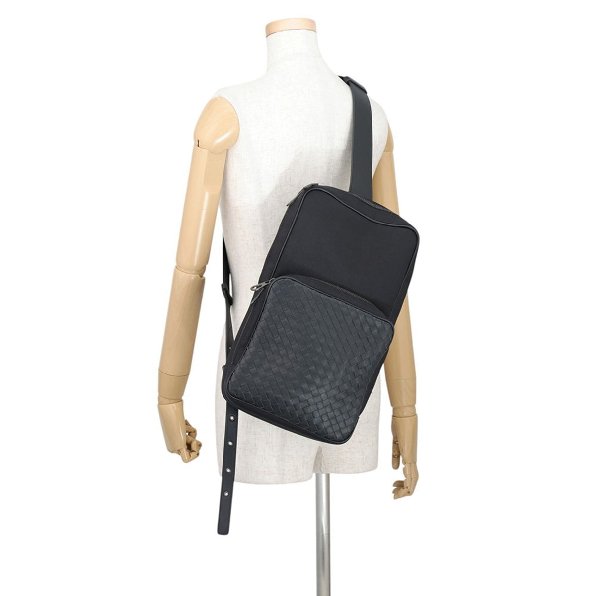 Bottega Veneta Intrecciato Black Leather Canvas Sling Bag (Pre-Owned)