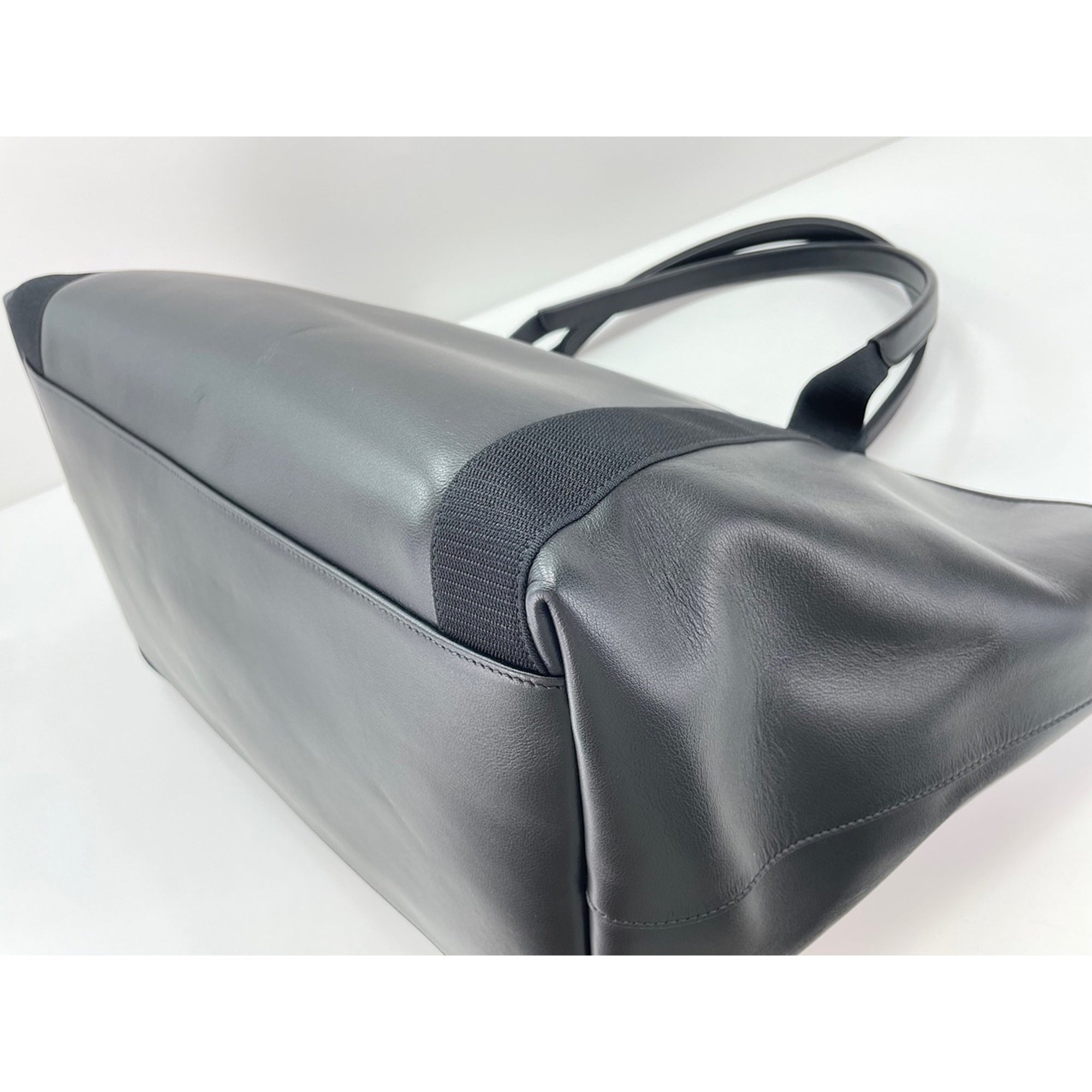 Balenciaga Black Tote Bag (Pre-Owned)