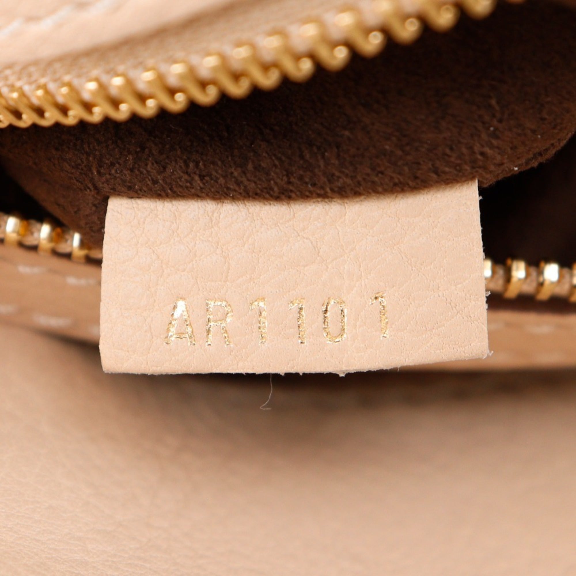 Louis Vuitton Mahina Beige Opal Mahina Leather Handbag (Pre-Owned)
