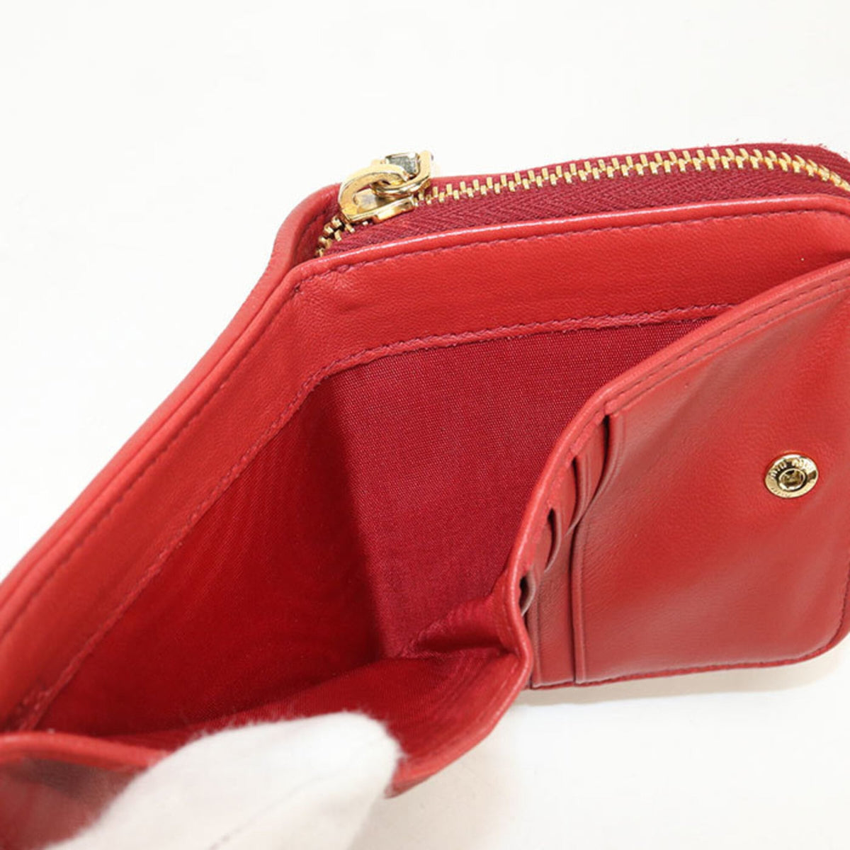 Miu Miu Red Color Leather Wallet (Bi-Fold) (Pre-Owned)