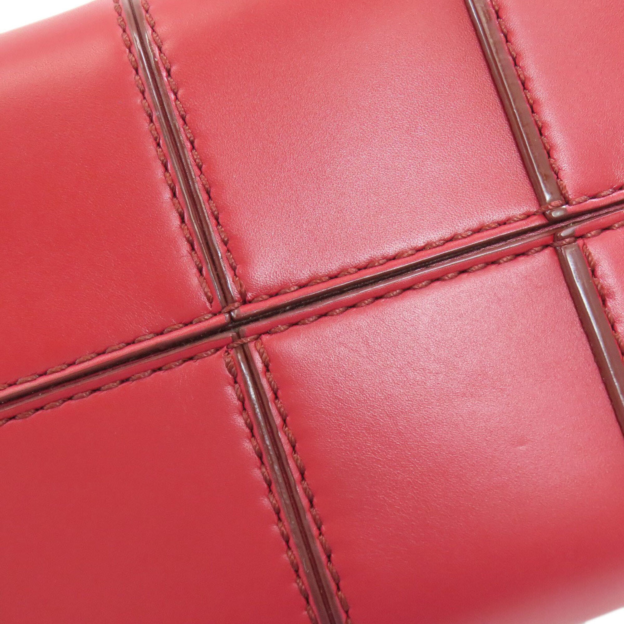 Tod's Red Color Leather Handbag (Pre-Owned)