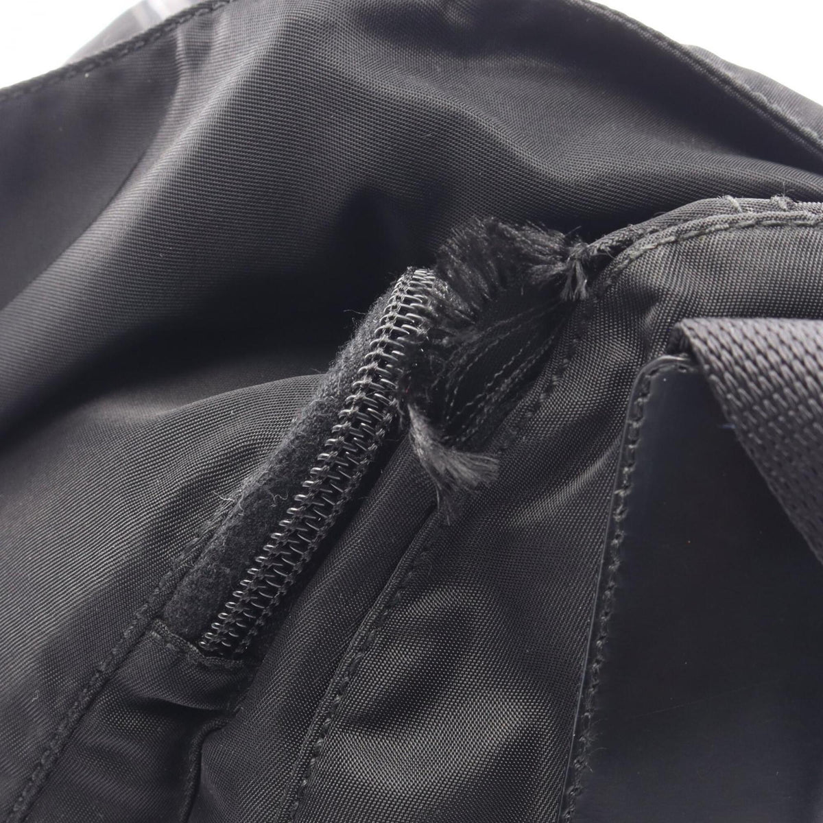Prada Black Nylon Leather Handbag Messenger Bag Shoulder Bag (Pre-Owned)