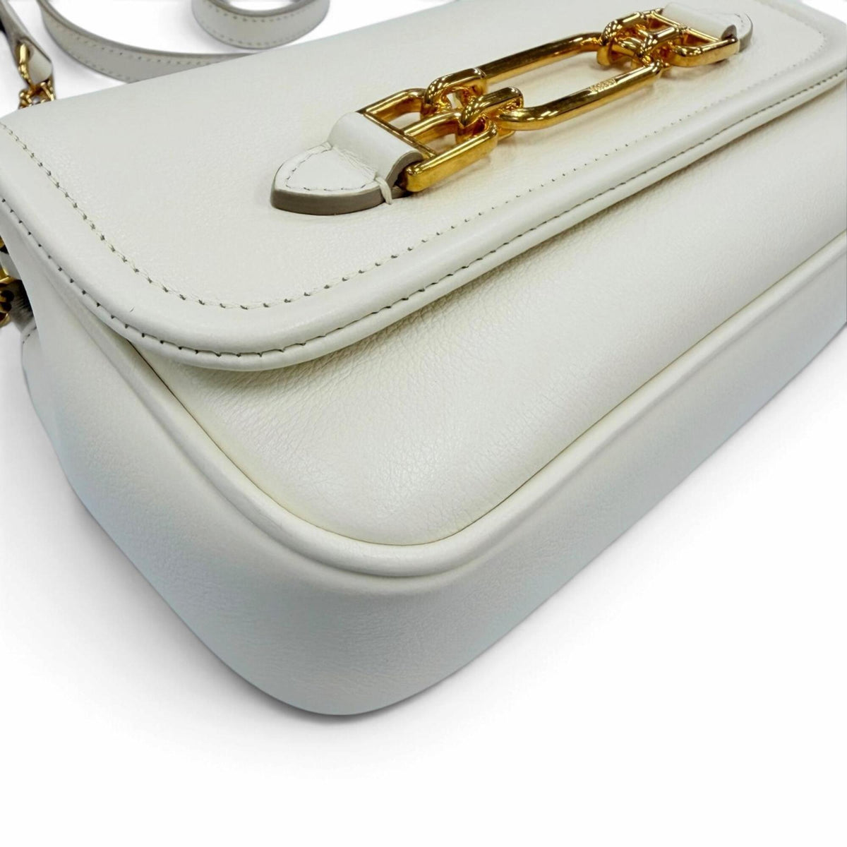 Bally Ivory Leather Shoulder Bag (Pre-Owned)