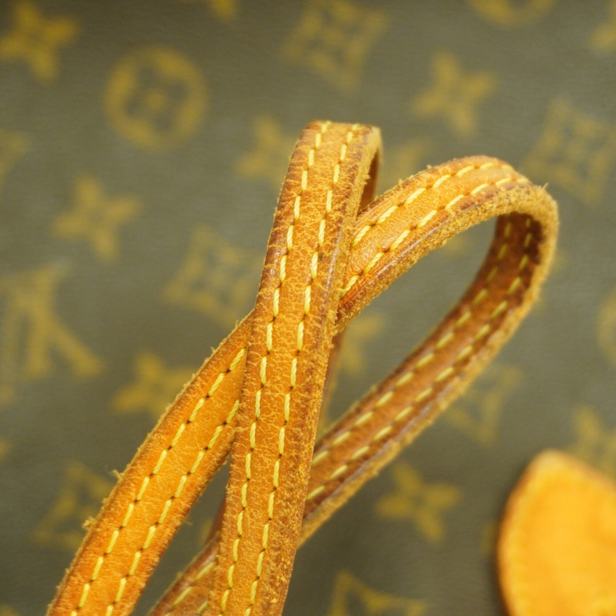 Louis Vuitton Brown Tote Bag (Pre-Owned)