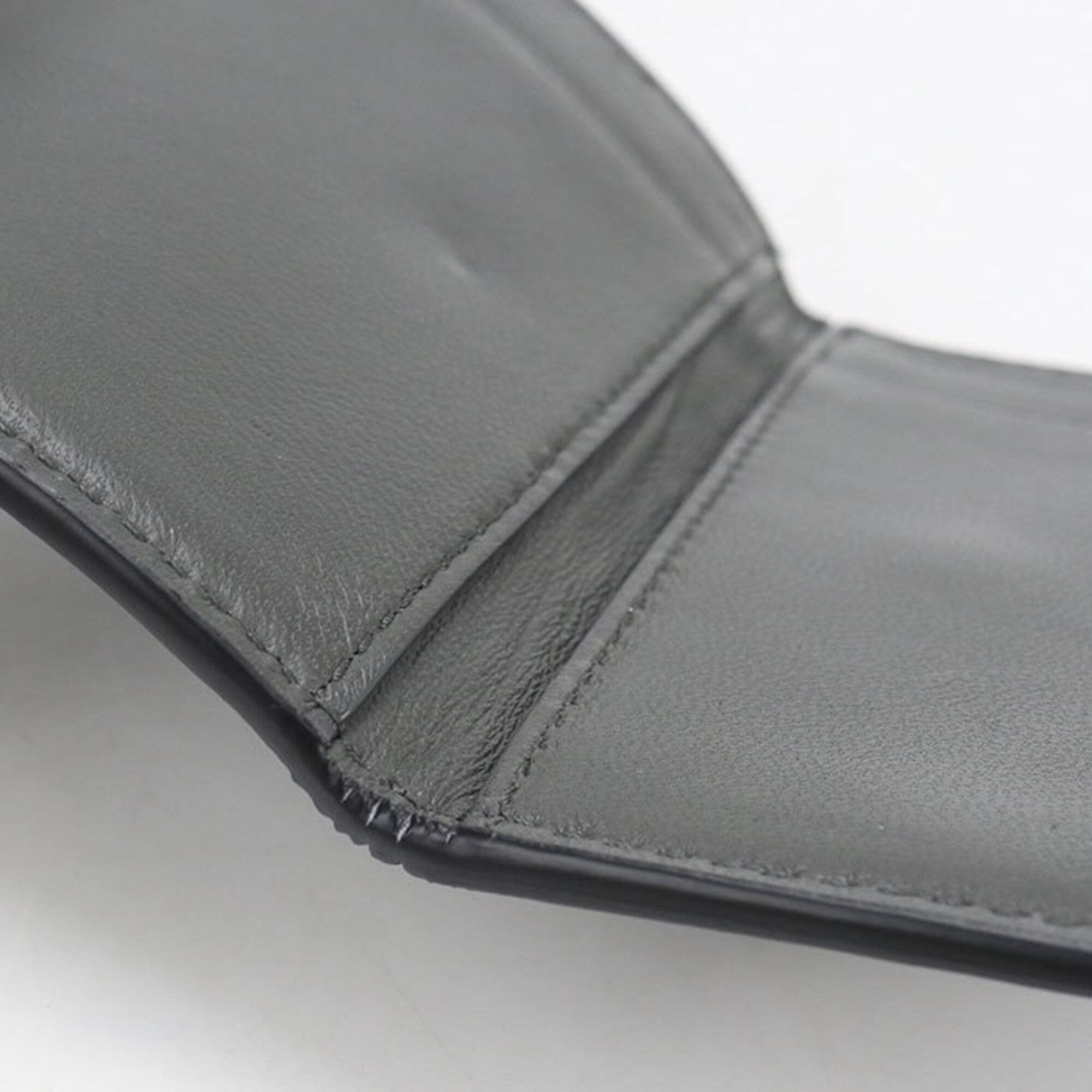 Bottega Veneta Black Leather Wallet (Tri-Fold) (Pre-Owned)