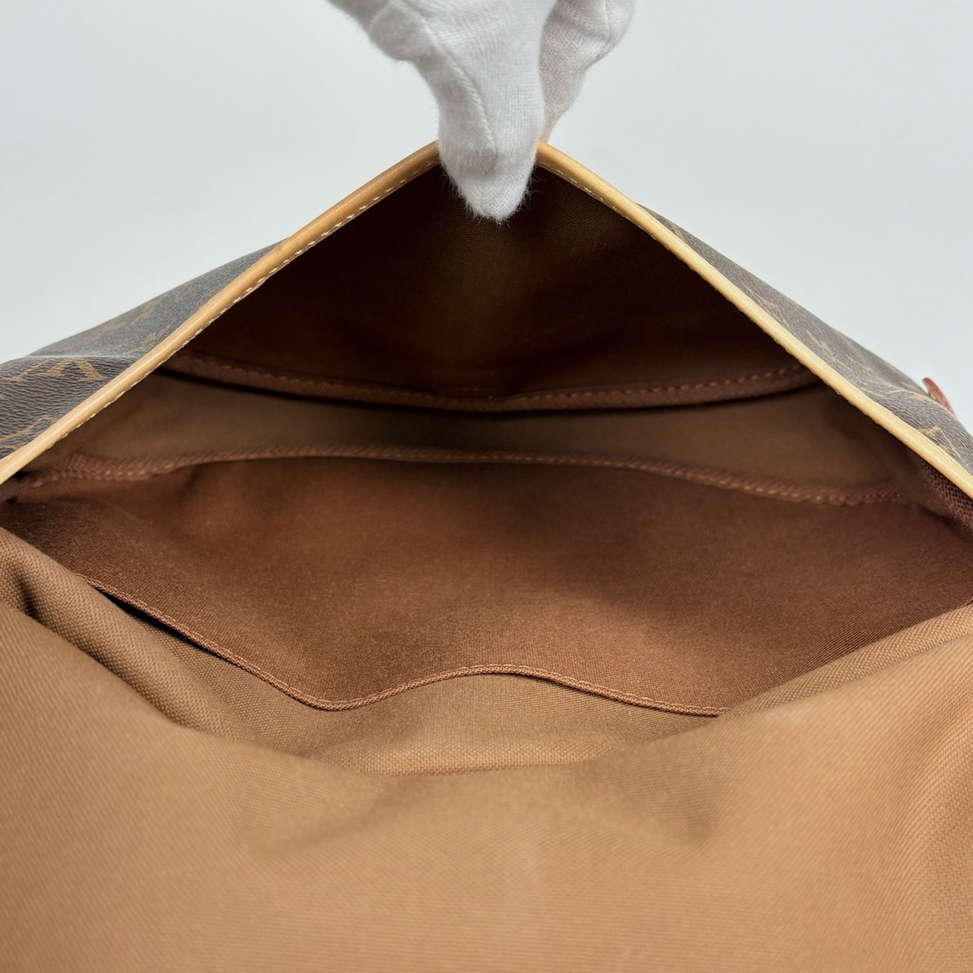 Louis Vuitton Brown Monogram Shoulder Bag (Pre-Owned)