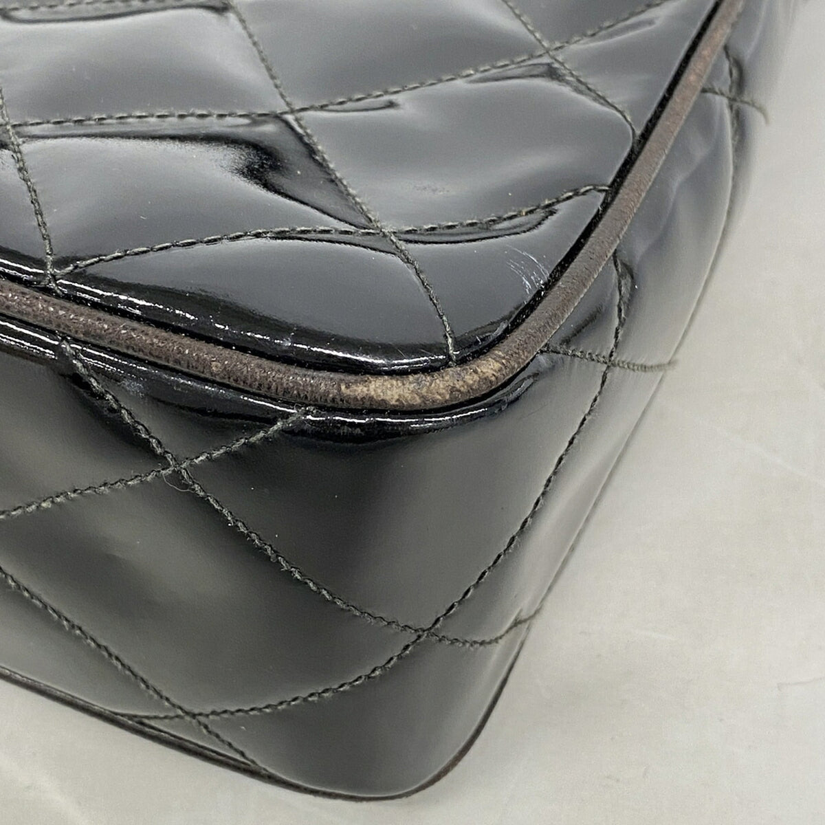 Chanel Black Patent Leather Shoulder Bag (Pre-Owned)