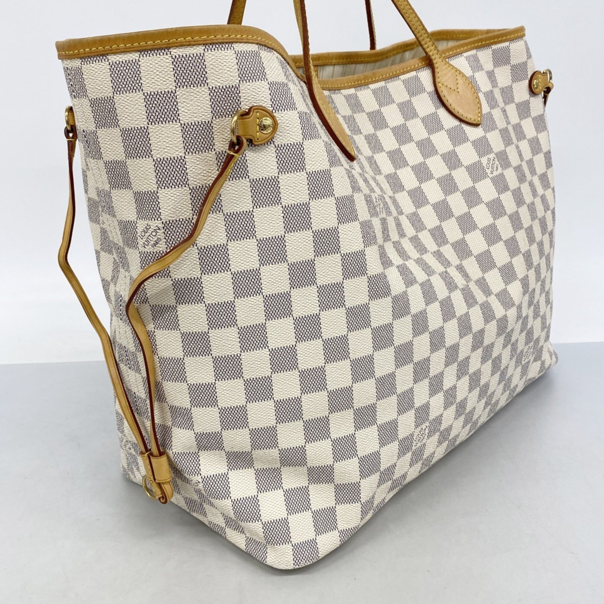 Louis Vuitton White Tote Bag (Pre-Owned)