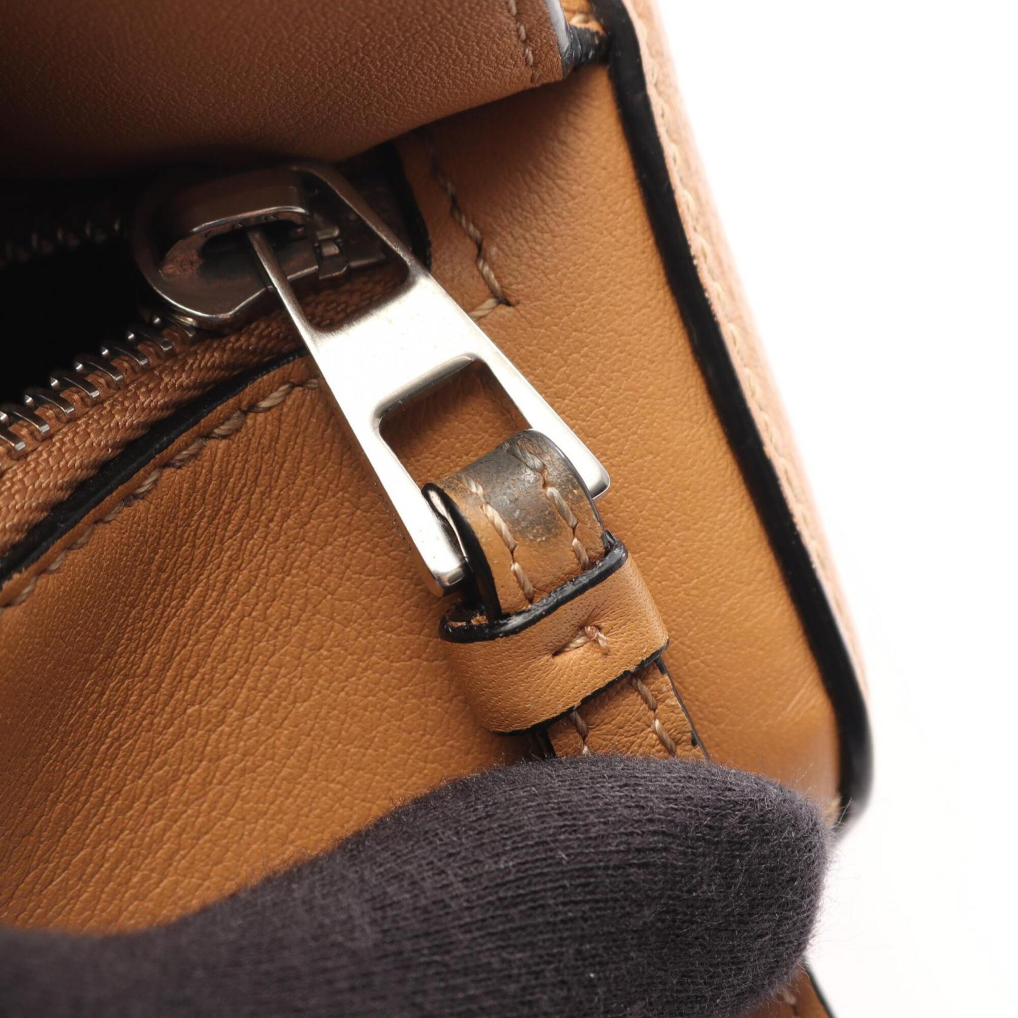Loewe Beige Leather Fanny Pack Handbag (Pre-Owned)