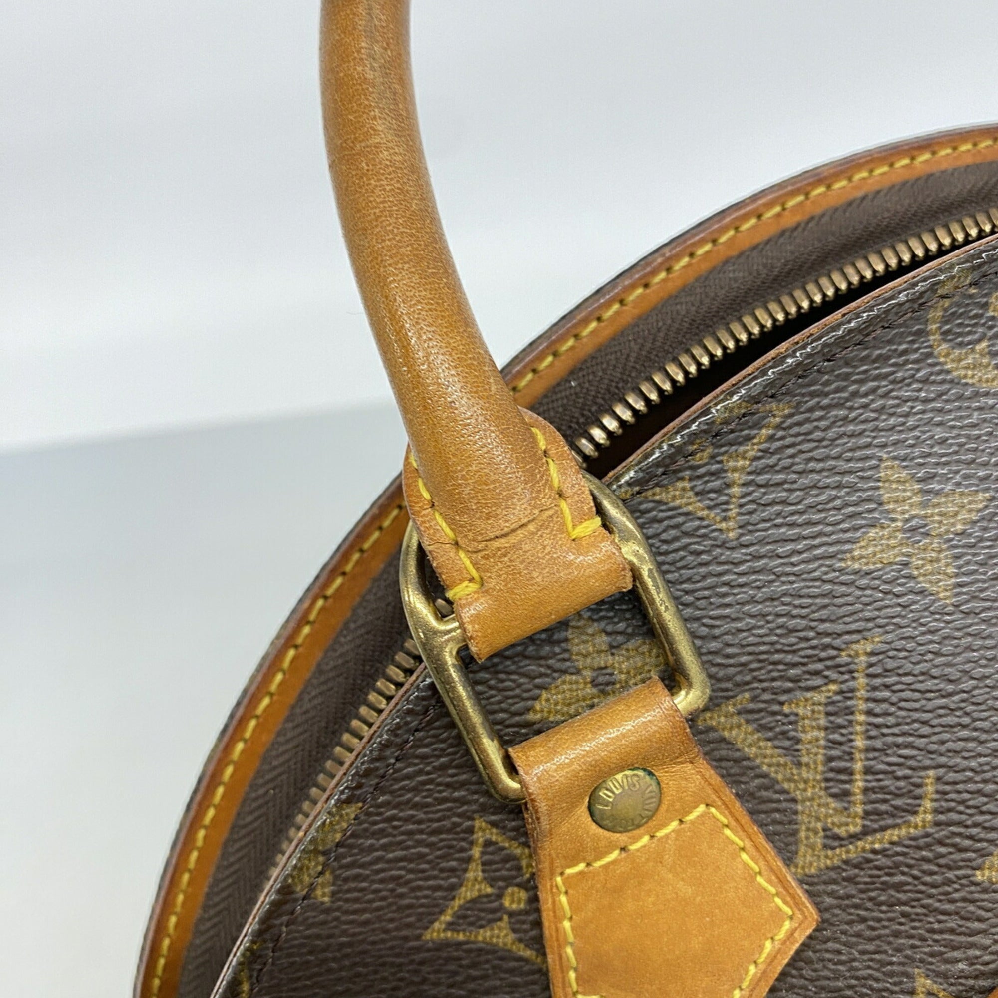 Louis Vuitton Brown Handbag (Pre-Owned)