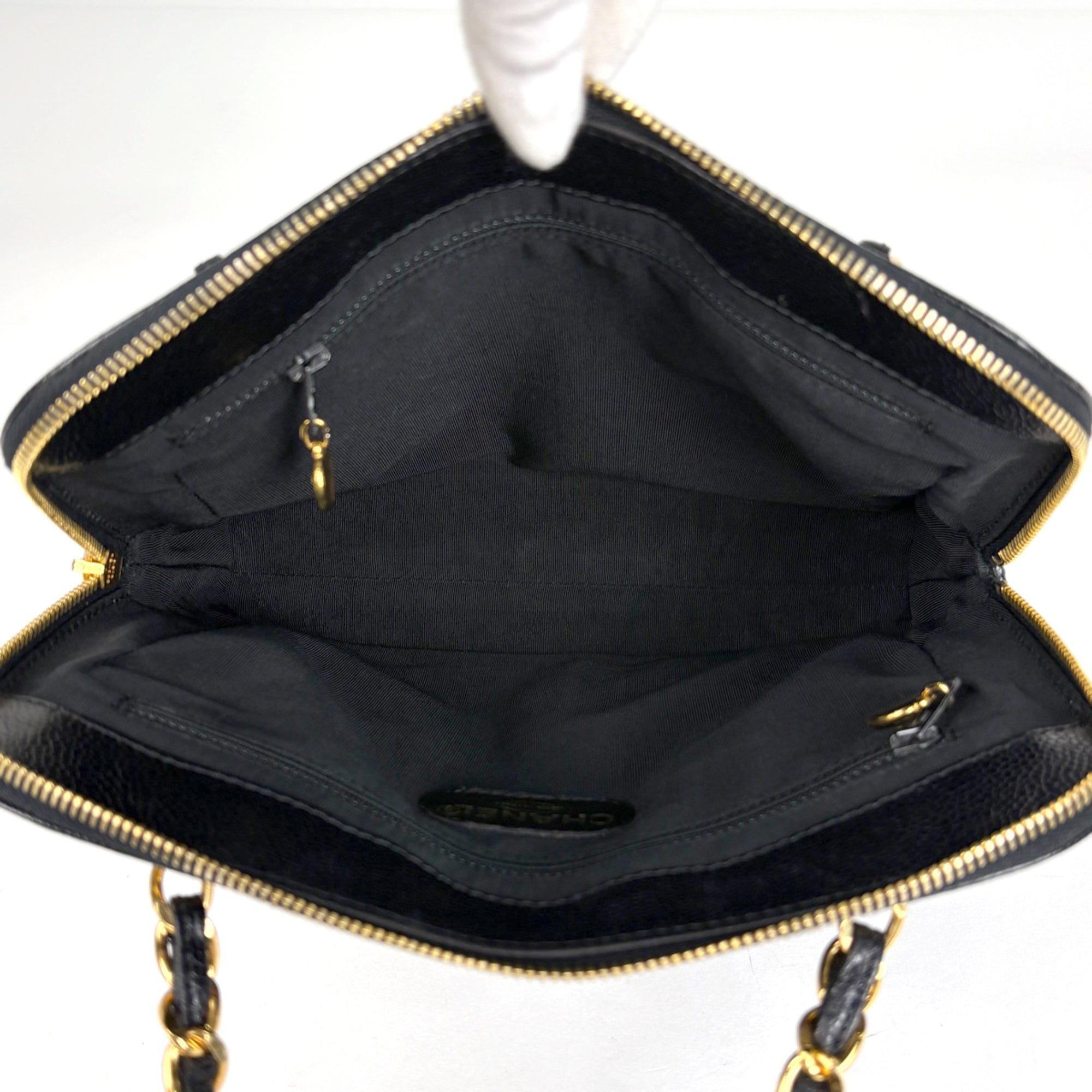 Chanel Black Grained Calfskin Tote Bag (Pre-Owned)