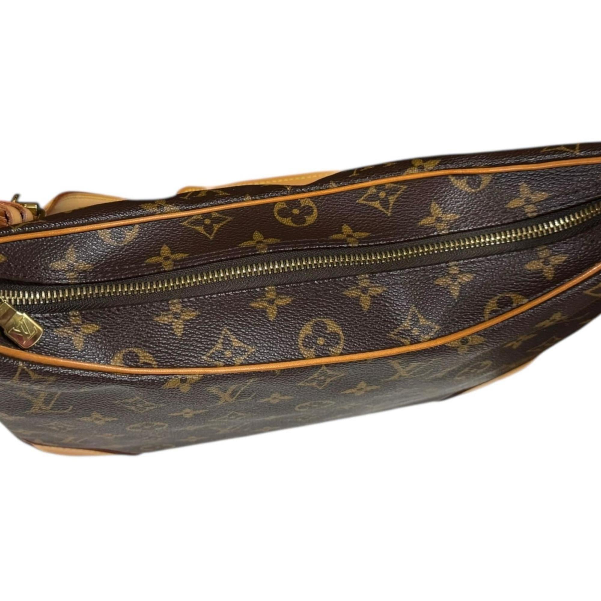 Louis Vuitton Brown Monogram Canvas Shoulder Bag (Pre-Owned)