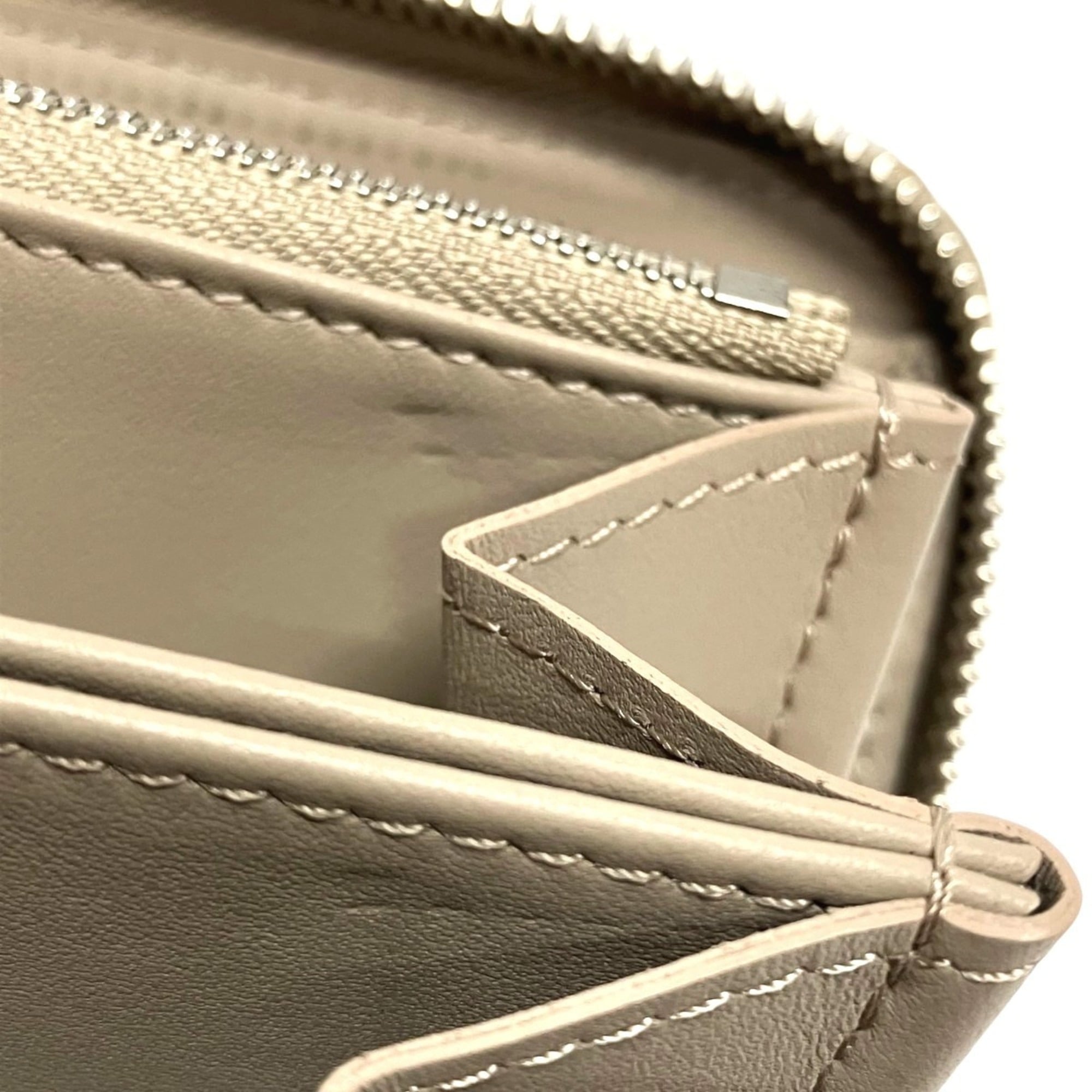 Louis Vuitton Mahina Beige Leather Long Wallet (Bi-Fold) (Pre-Owned)