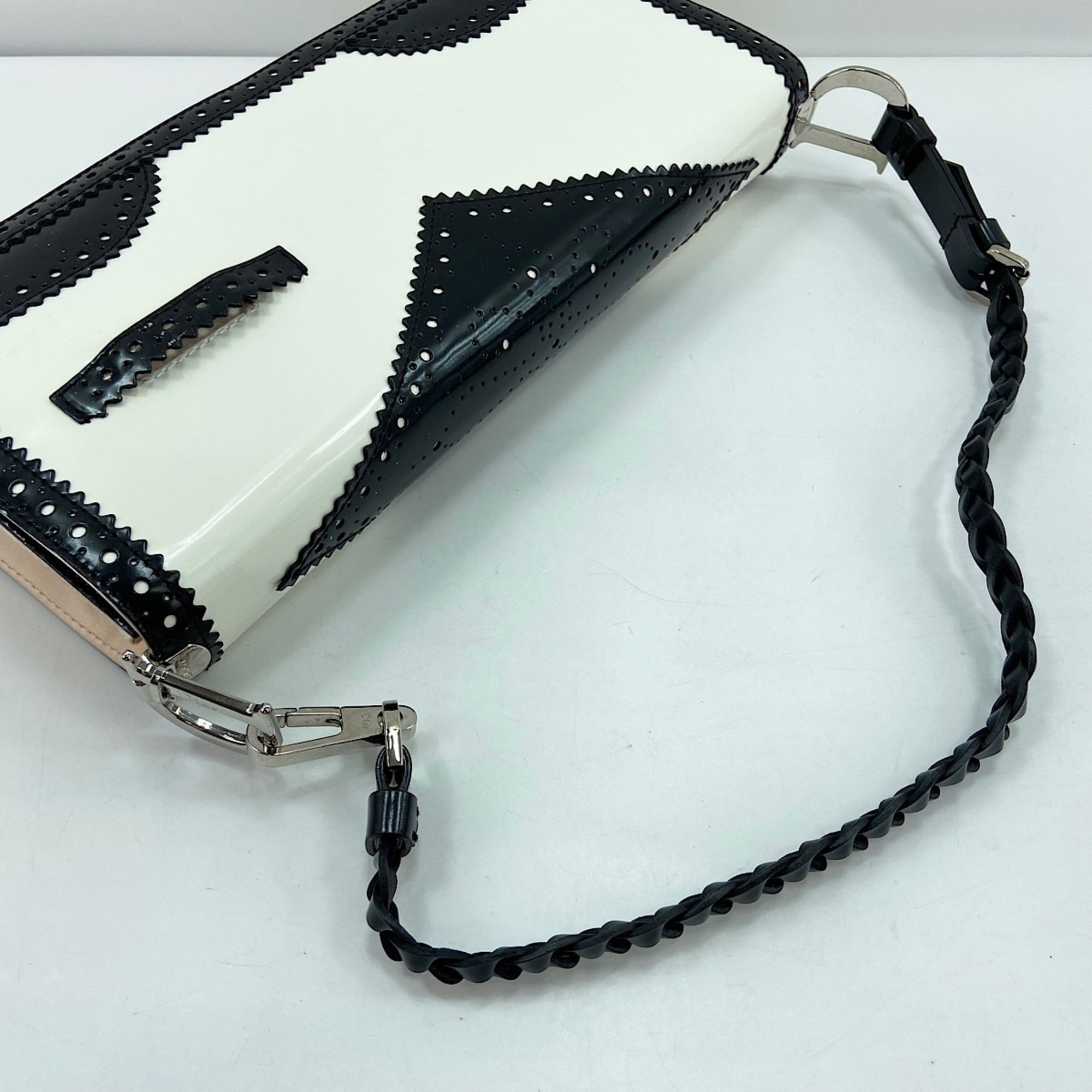 Christian Dior White Leather Shoulder Bag (Pre-Owned)