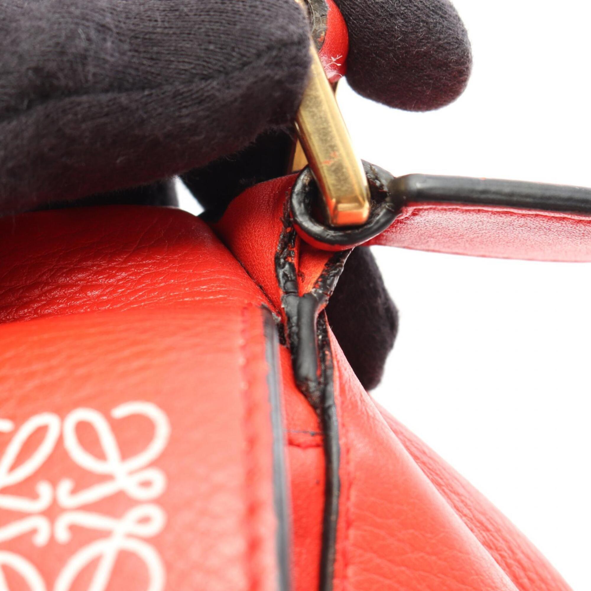 Loewe Red Color Leather Handbag (Pre-Owned)