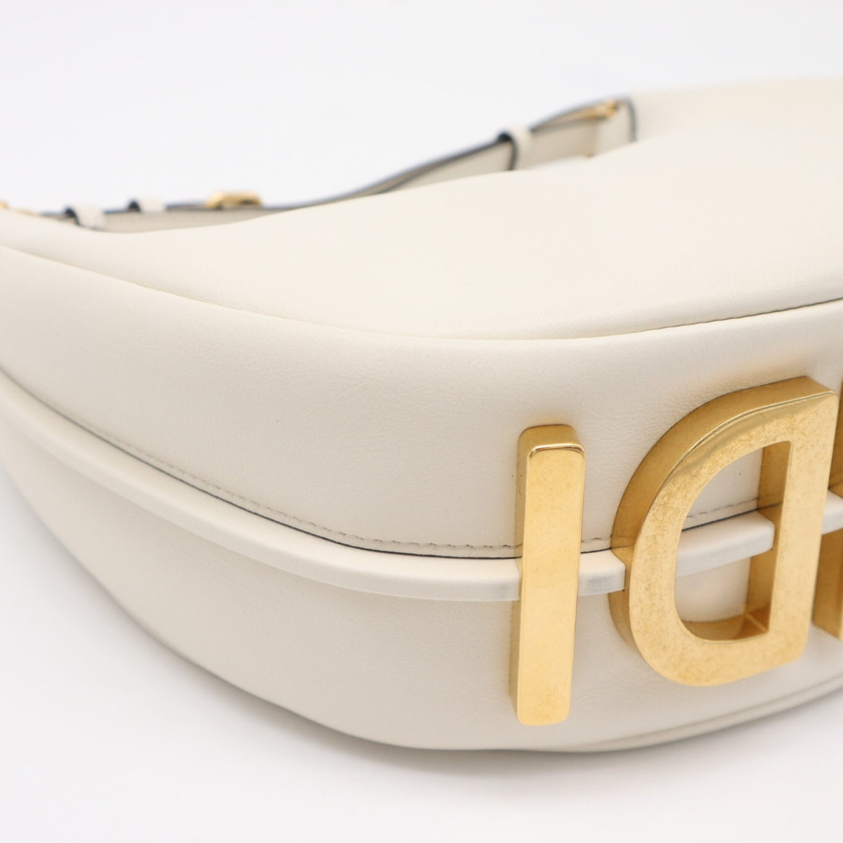 Fendi White Leather Handbag (Pre-Owned)