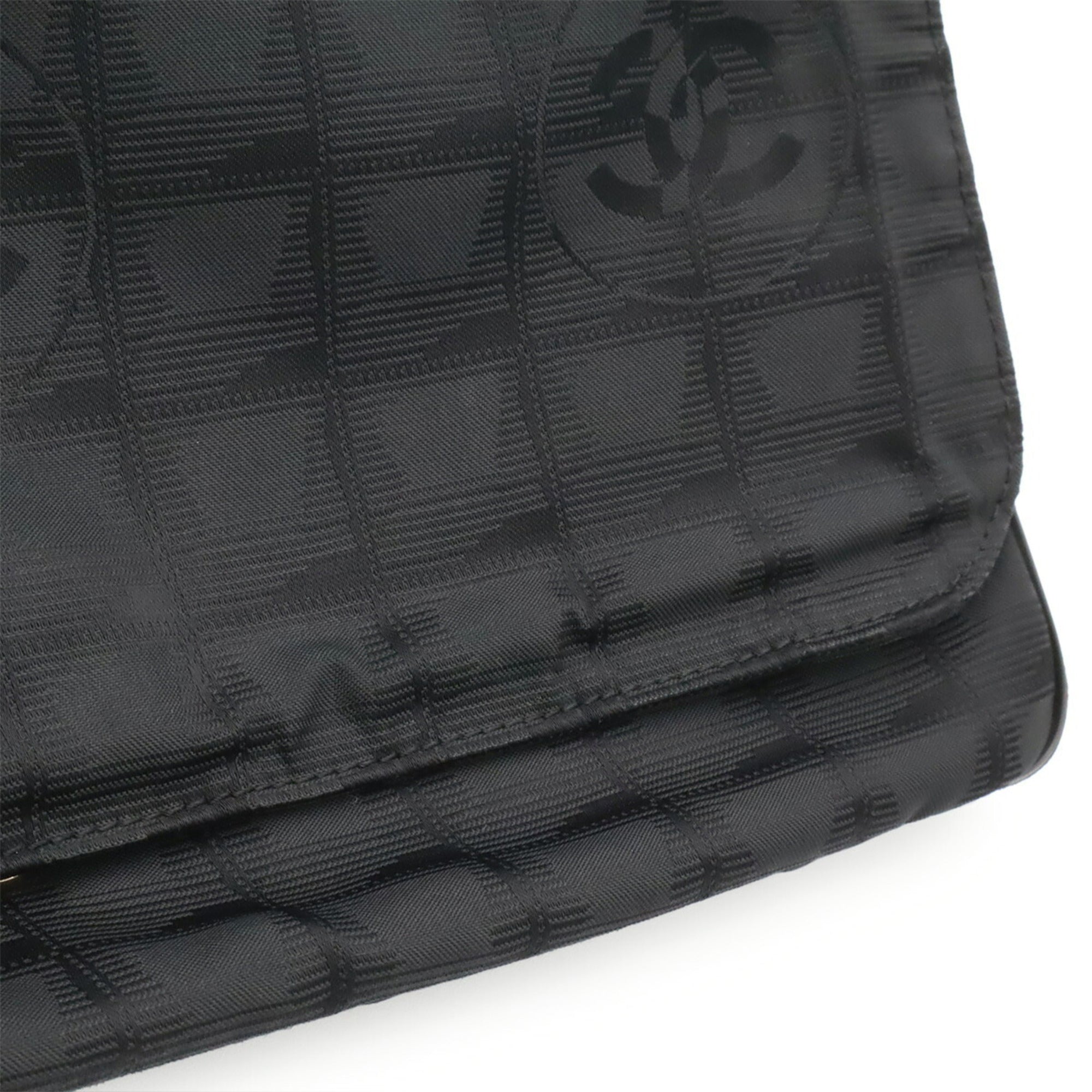 Chanel Black New Travel Line Handbag Shoulder Bag (Pre-Owned)