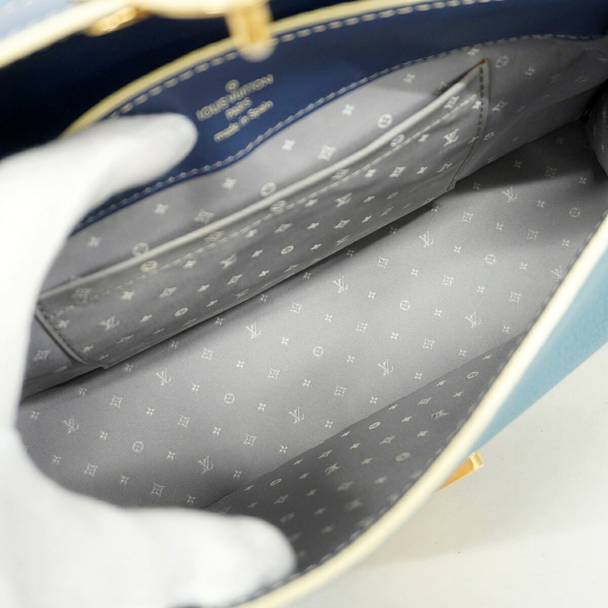 Louis Vuitton Blue Shoulder Bag (Pre-Owned)