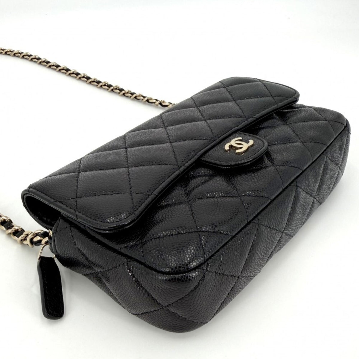 Chanel Black White Grained Calfskin Shoulder Bag (Pre-Owned)