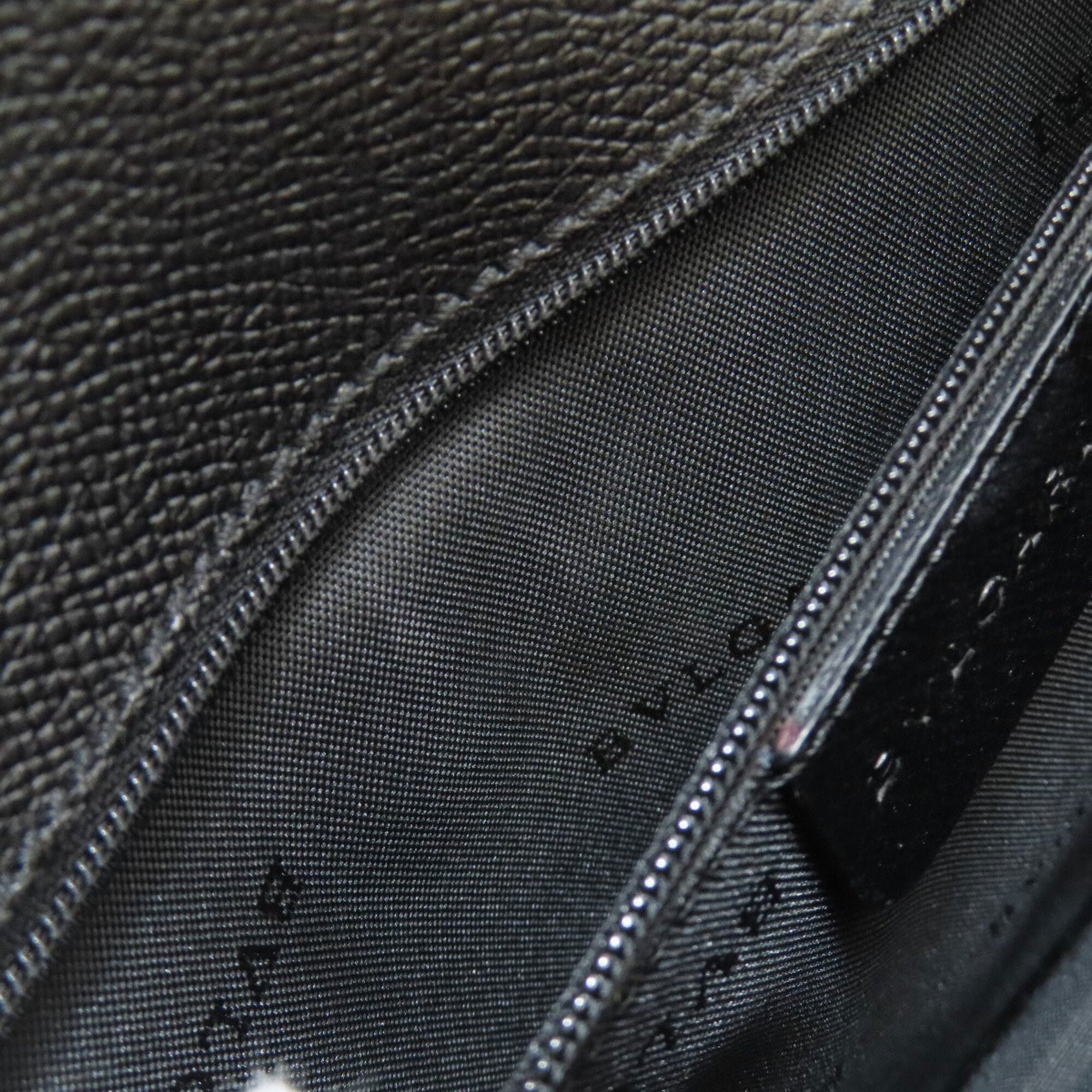 Bvlgari Black Leather Shoulder Bag (Pre-Owned)