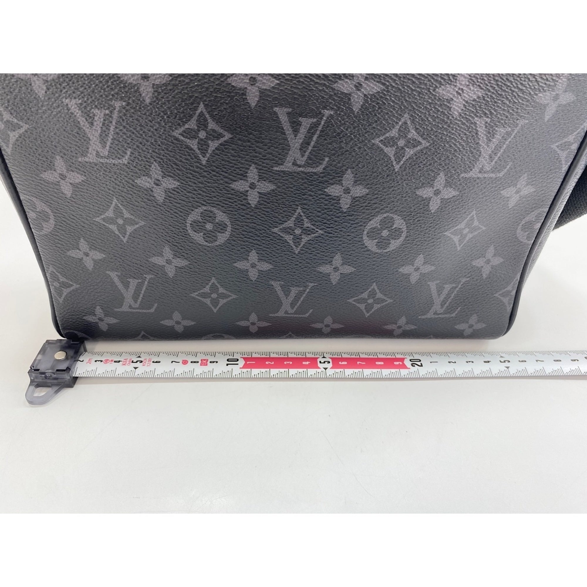 Louis Vuitton Black Shoulder Bag (Pre-Owned)
