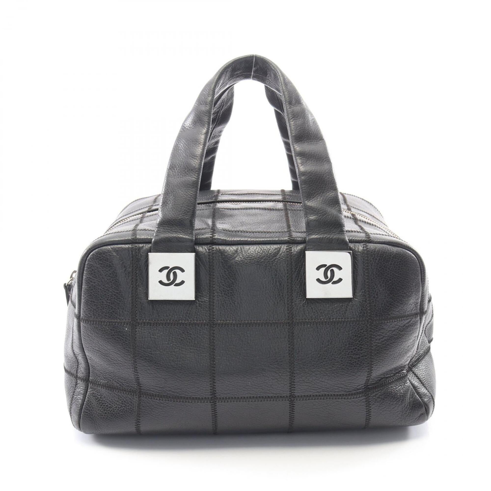 Chanel Chocolate Bar Black Grained Calfskin Handbag (Pre-Owned)