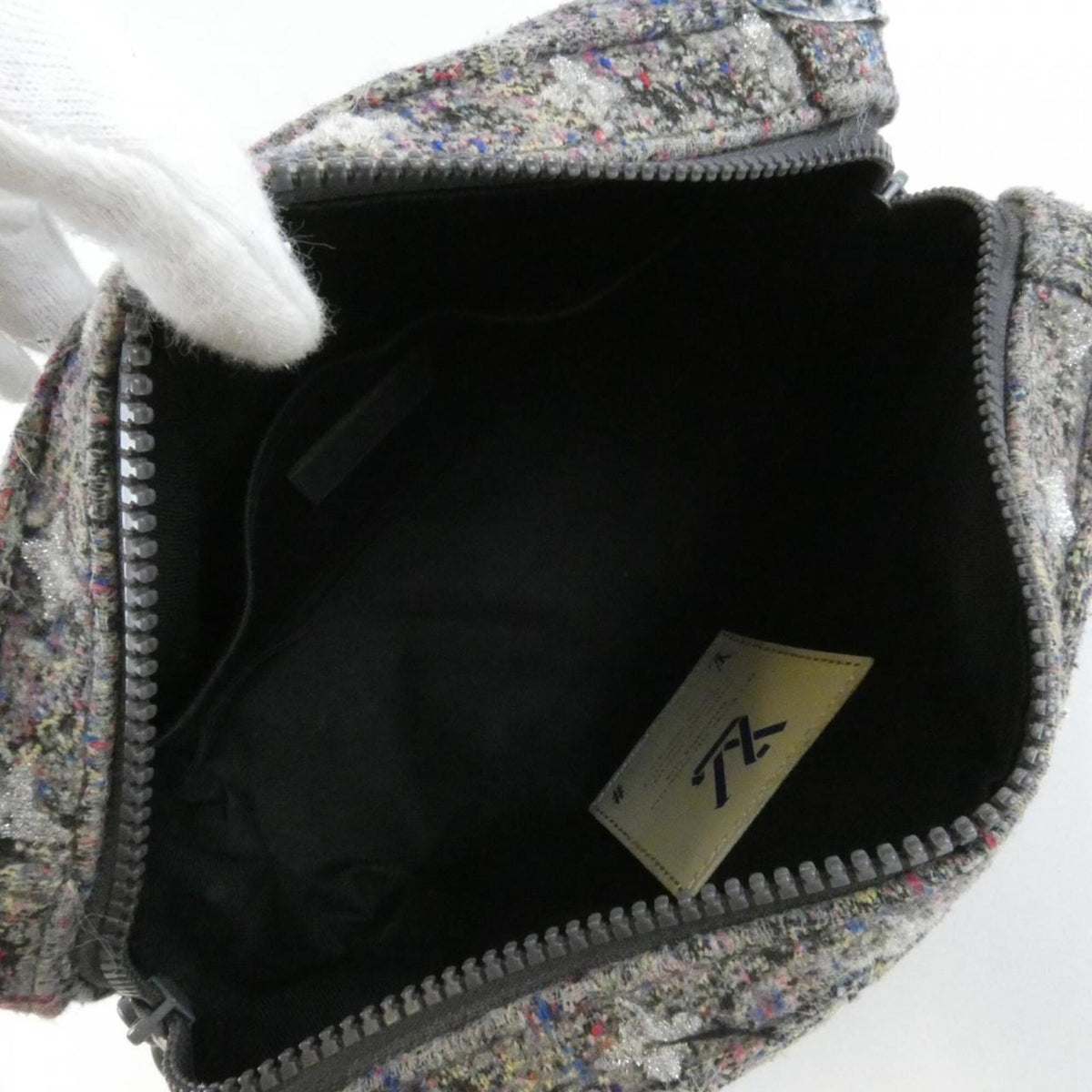 Louis Vuitton Gris Wool Cotton Shoulder Bag (Pre-Owned)