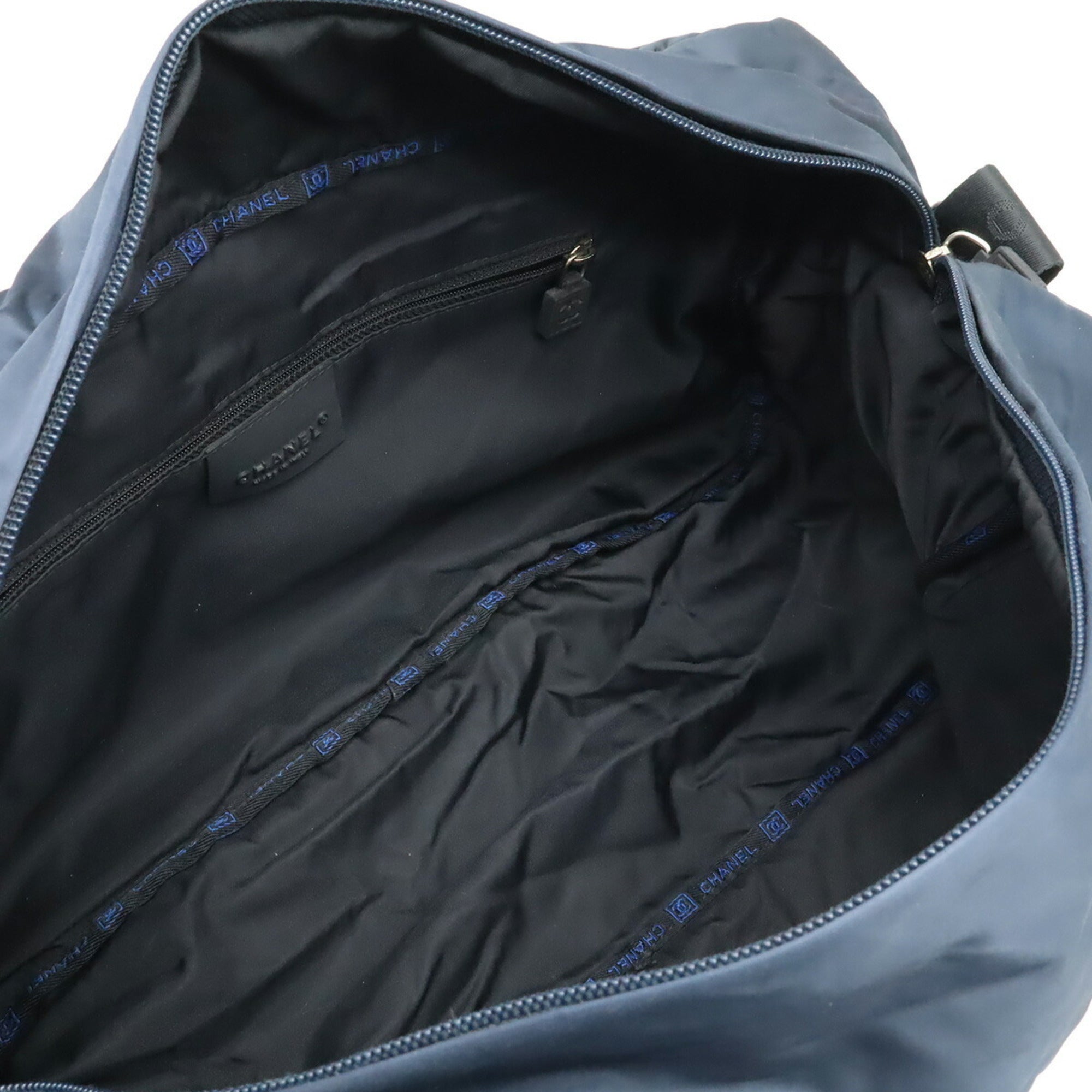 Chanel Black Navy Nylon Messenger Bag Shoulder Bag (Pre-Owned)