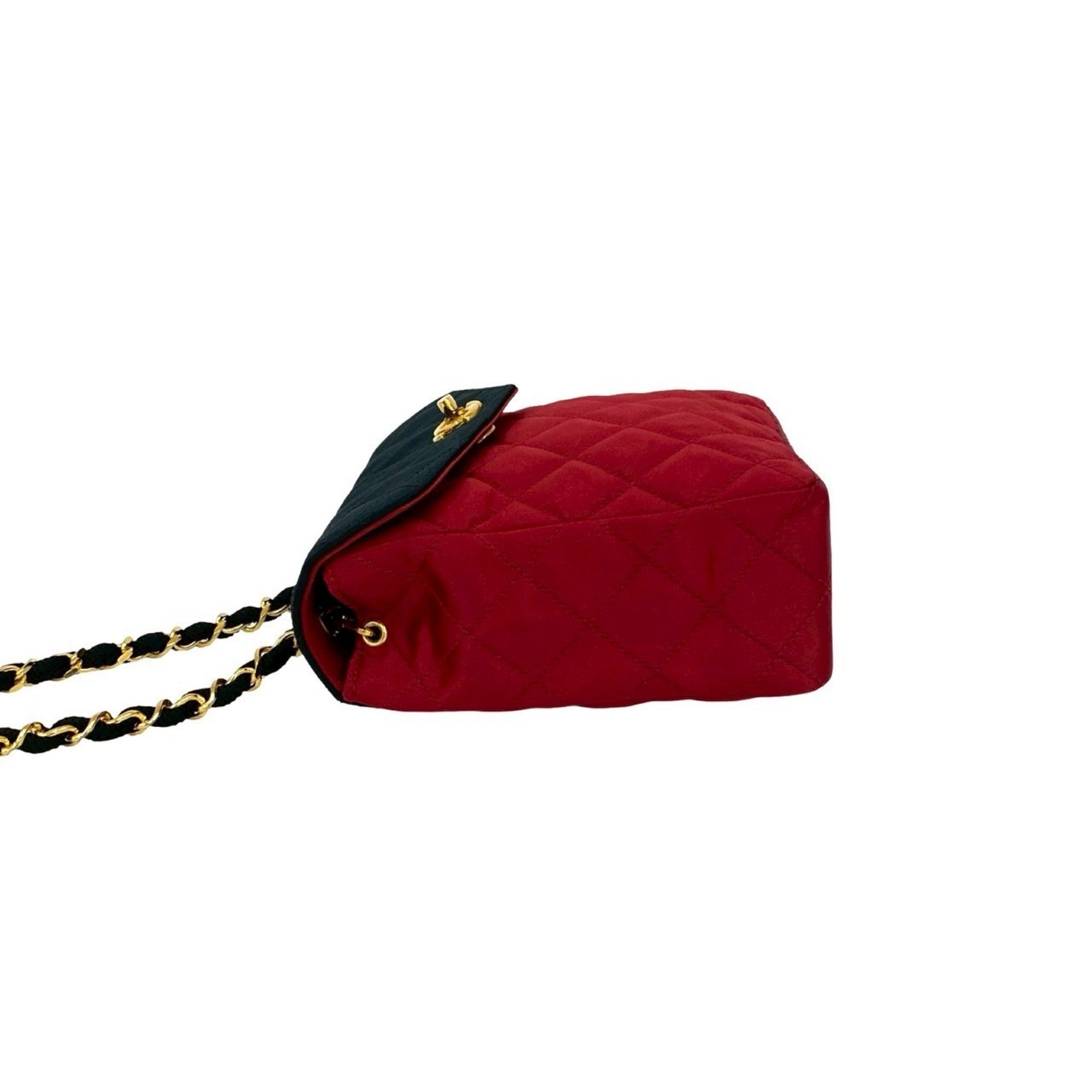 Chanel Black Red Color Satin Shoulder Bag (Pre-Owned)