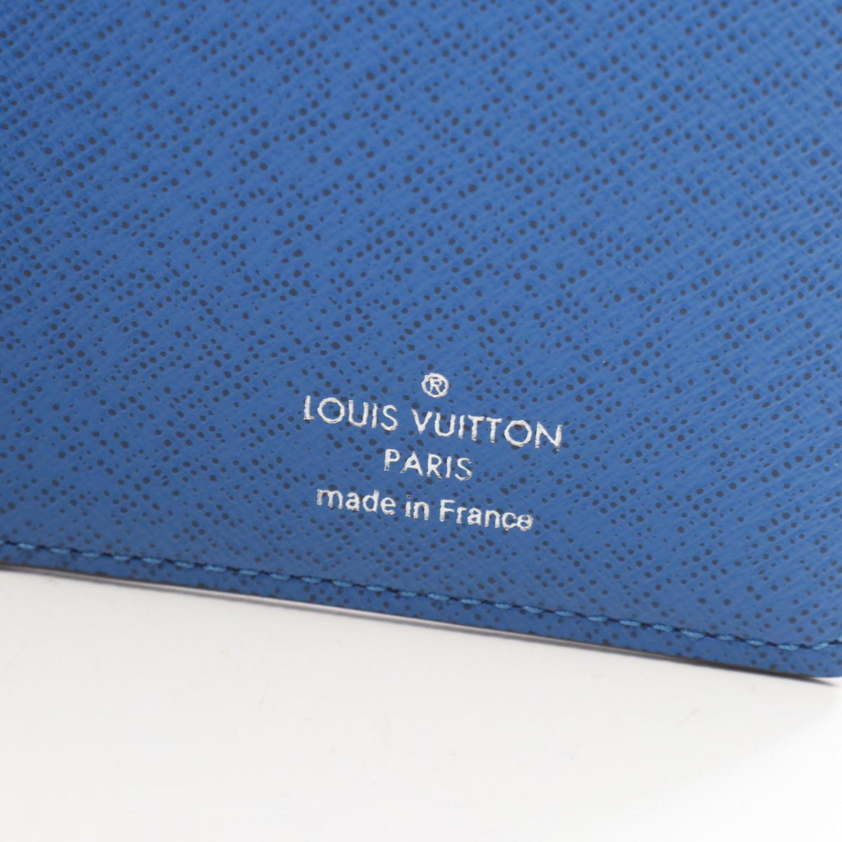 Louis Vuitton Gray Taiga Leather Leather Long Wallet (Bi-Fold) (Pre-Owned)