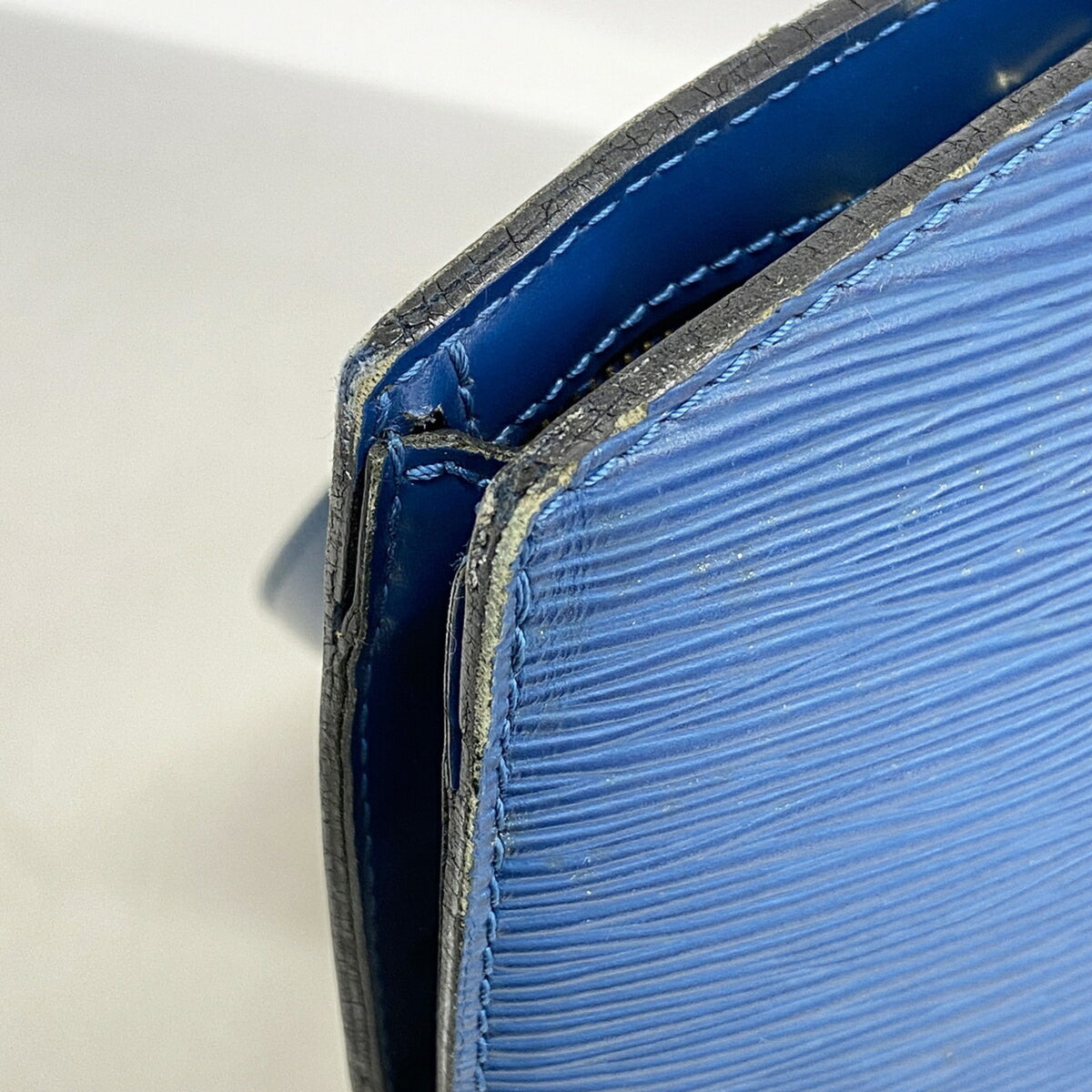 Louis Vuitton Toledo Blue Shoulder Bag (Pre-Owned)