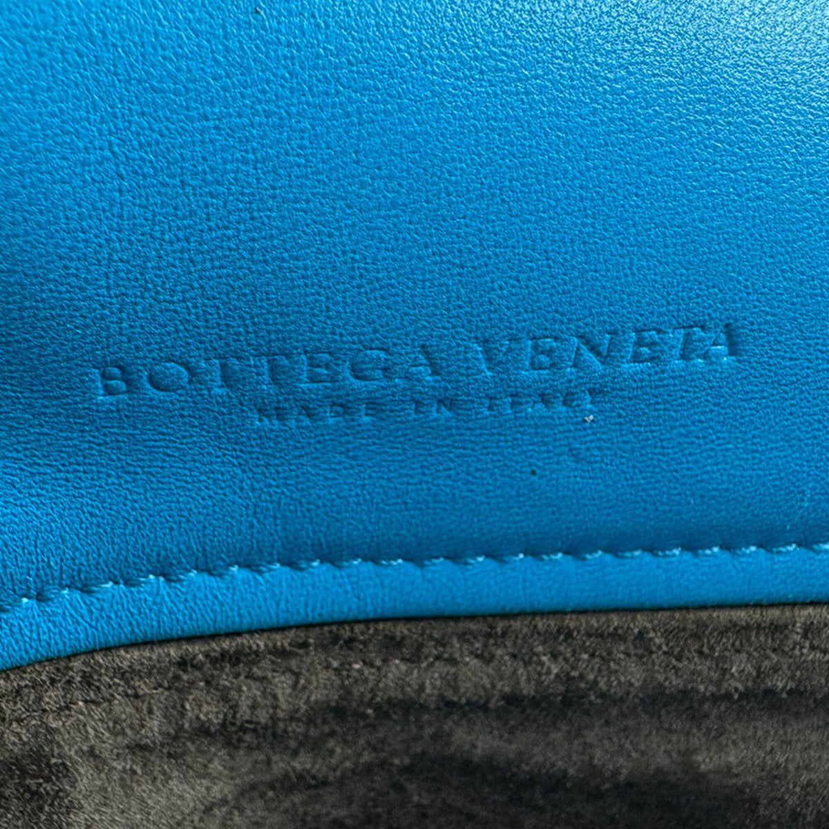 Bottega Veneta Blue Intrecciato Shoulder Bag (Pre-Owned)