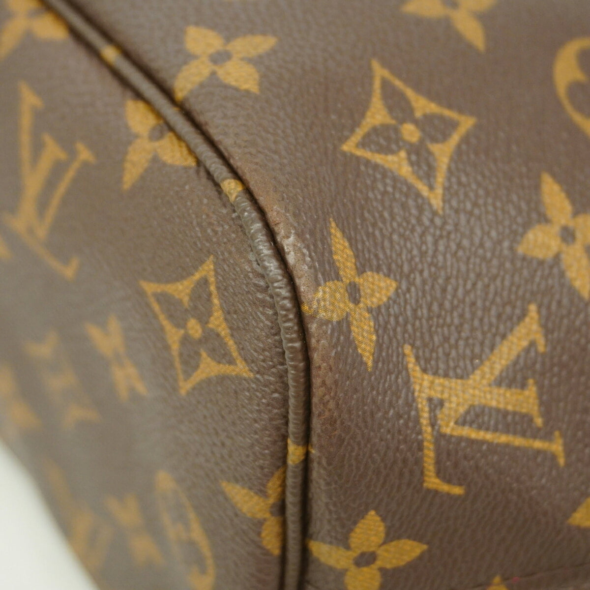 Louis Vuitton Fuchsia Tote Bag (Pre-Owned)