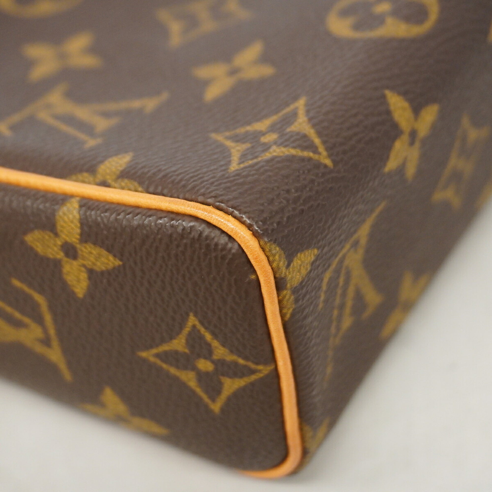 Louis Vuitton Brown Handbag (Pre-Owned)