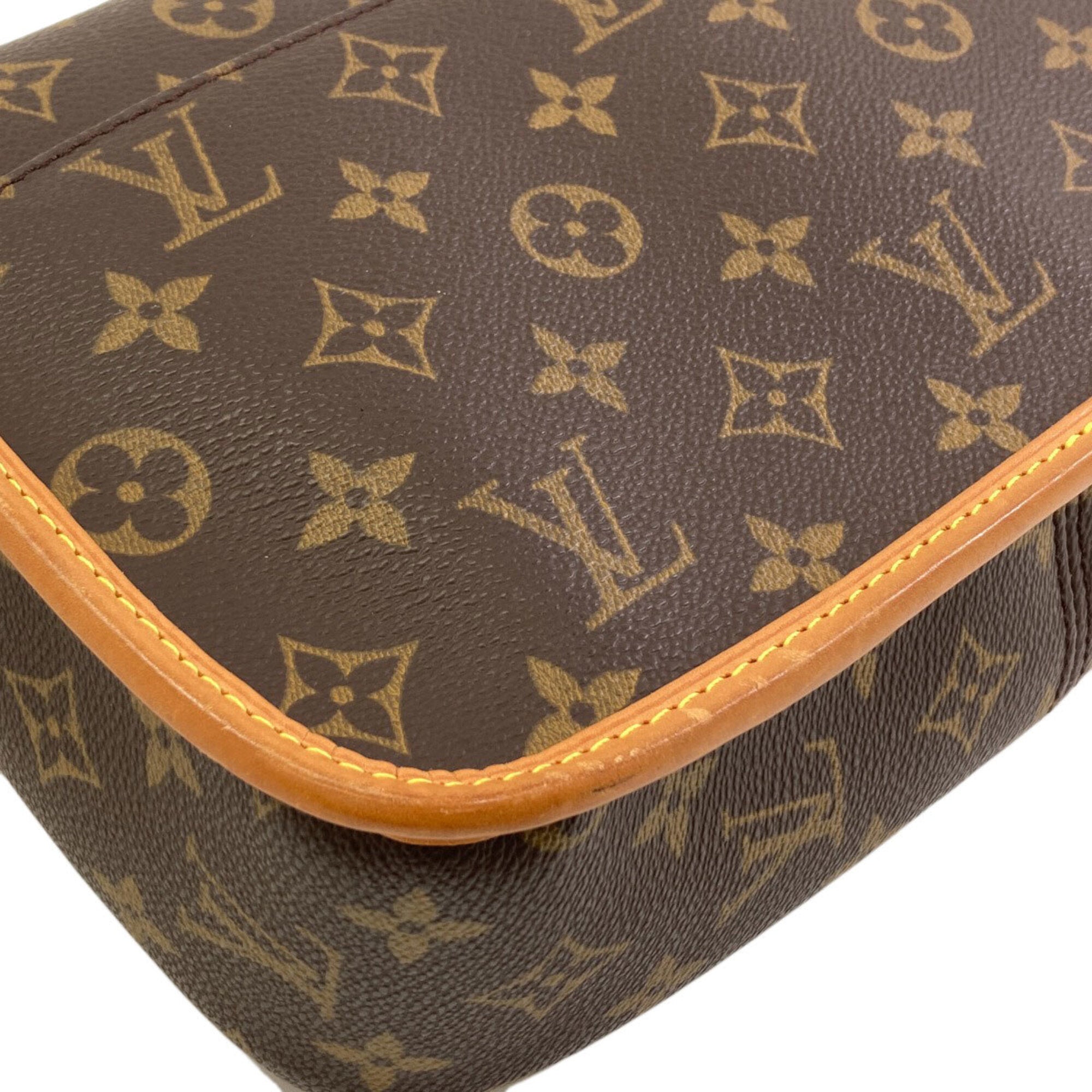 Louis Vuitton Monogram Monogram Shoulder Bag (Pre-Owned)