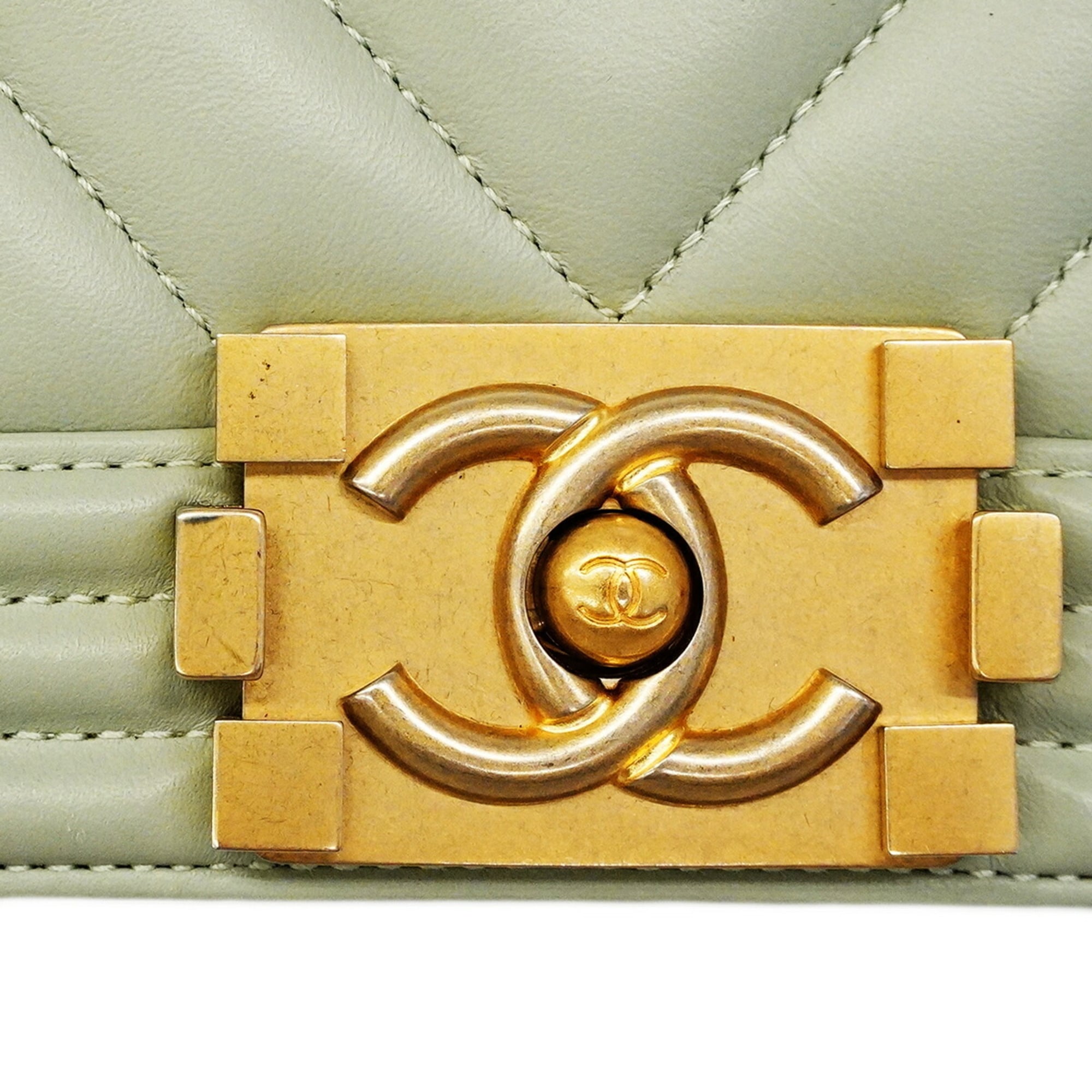 Chanel Light Green Leather Shoulder Bag (Pre-Owned)
