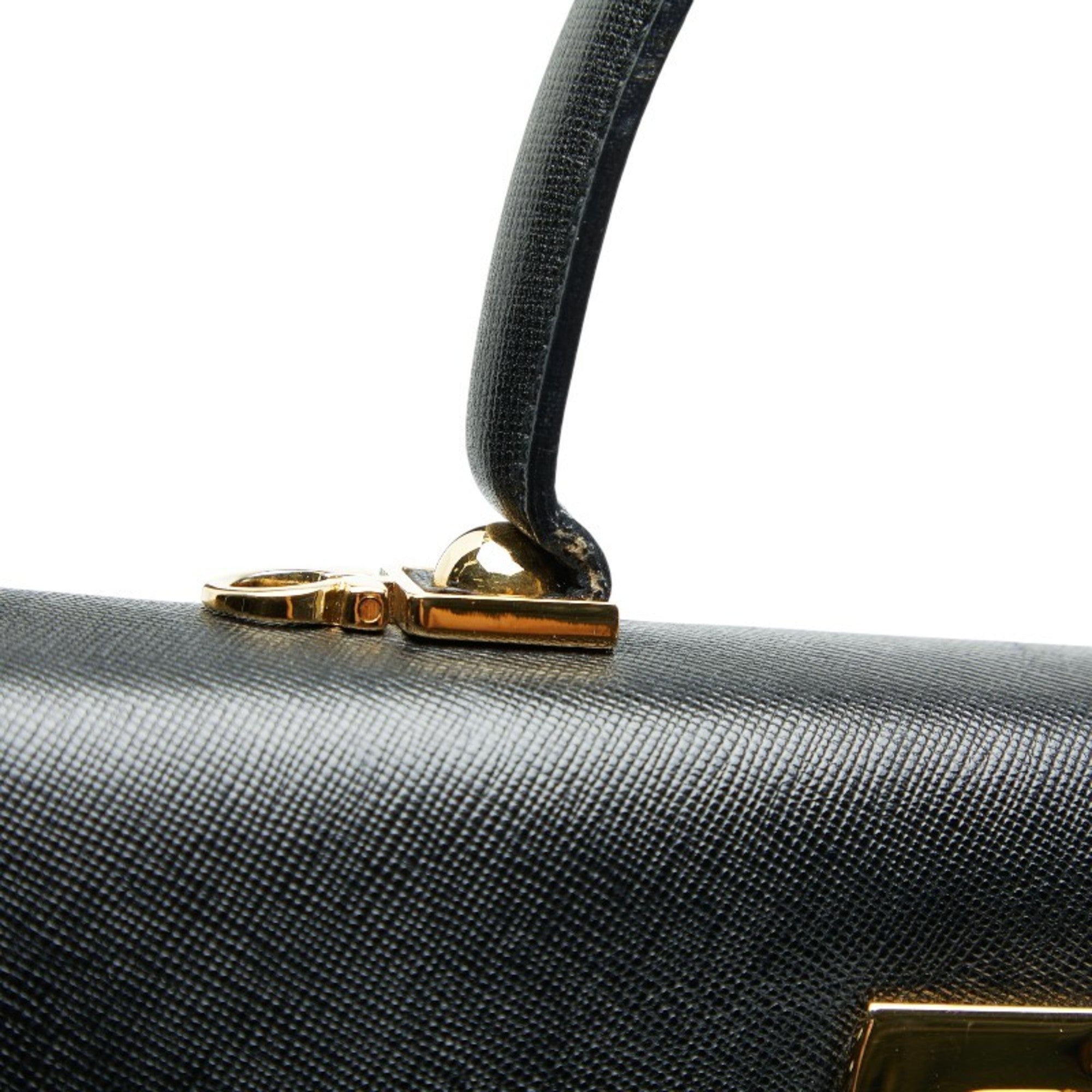 Salvatore Ferragamo Black Leather Handbag Shoulder Bag (Pre-Owned)