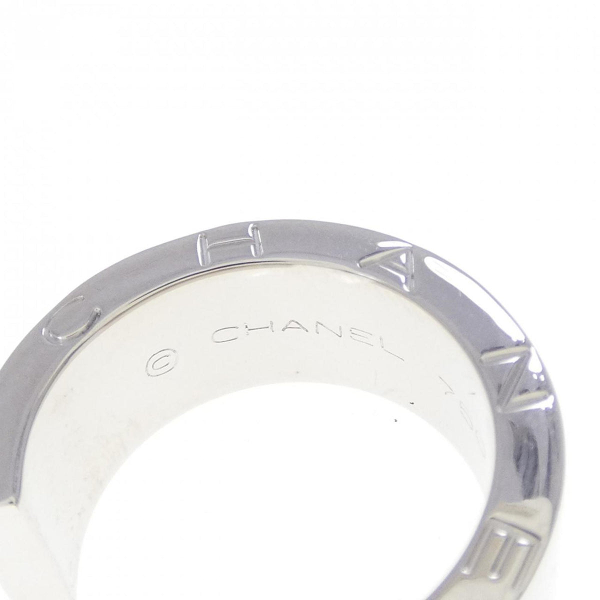 Chanel White Gold White Gold (18K) Band Ring (Pre-Owned)