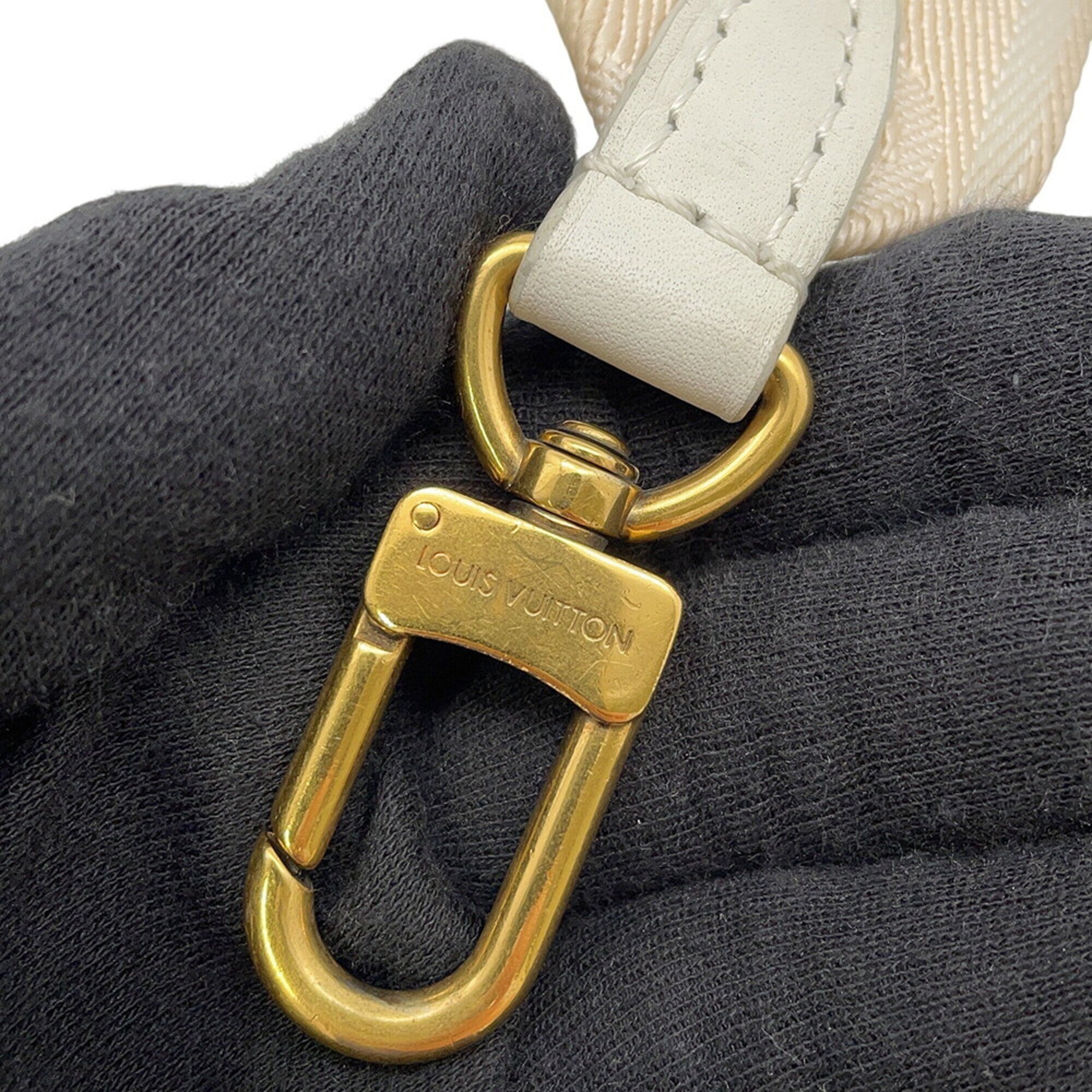Louis Vuitton Gold Leather Handbag Pochette Shoulder Bag (Pre-Owned)