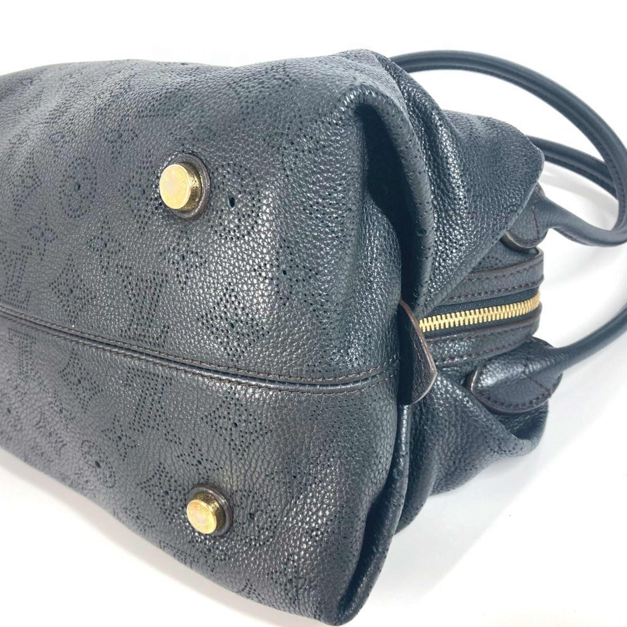 Louis Vuitton Mahina Black Noir Mahina Leather Shoulder Bag (Pre-Owned)