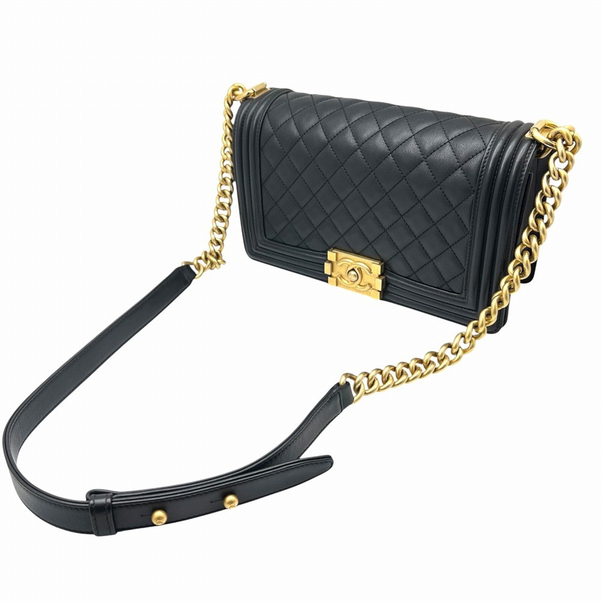 Chanel Matelasse Black Leather Shoulder Bag (Pre-Owned)