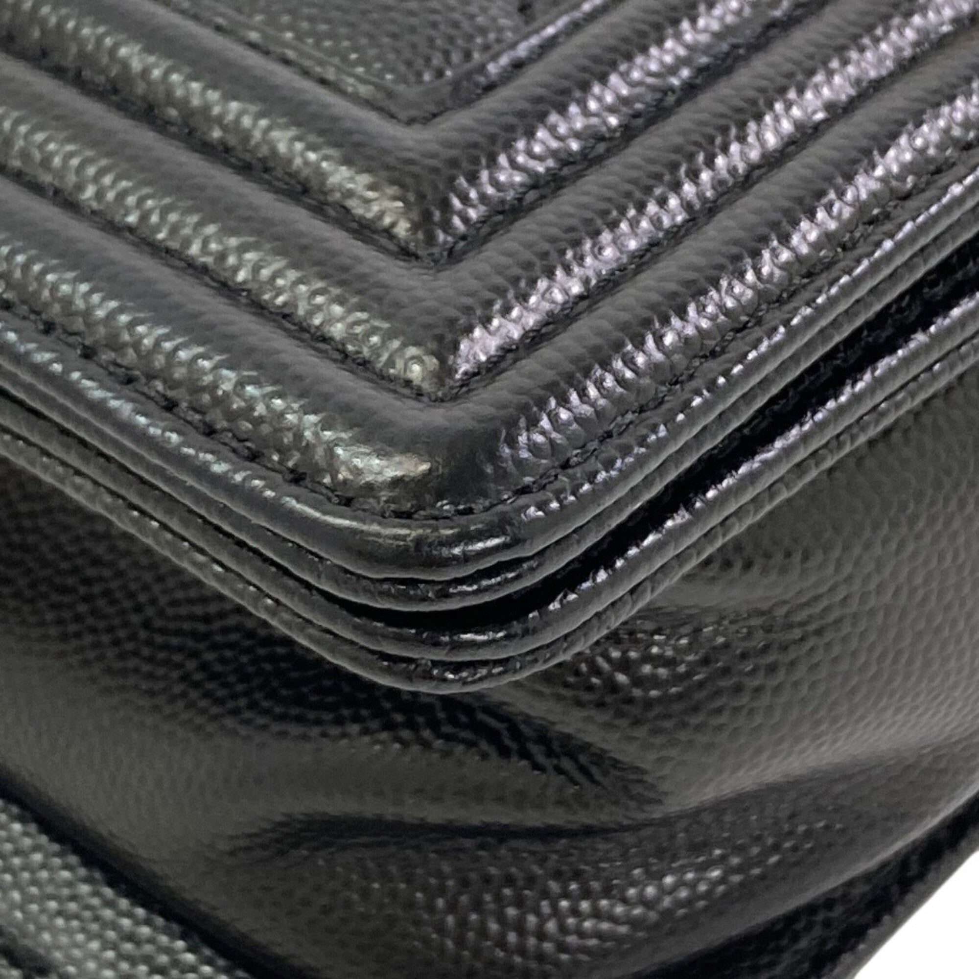 Chanel Black Leather Shoulder Bag (Pre-Owned)