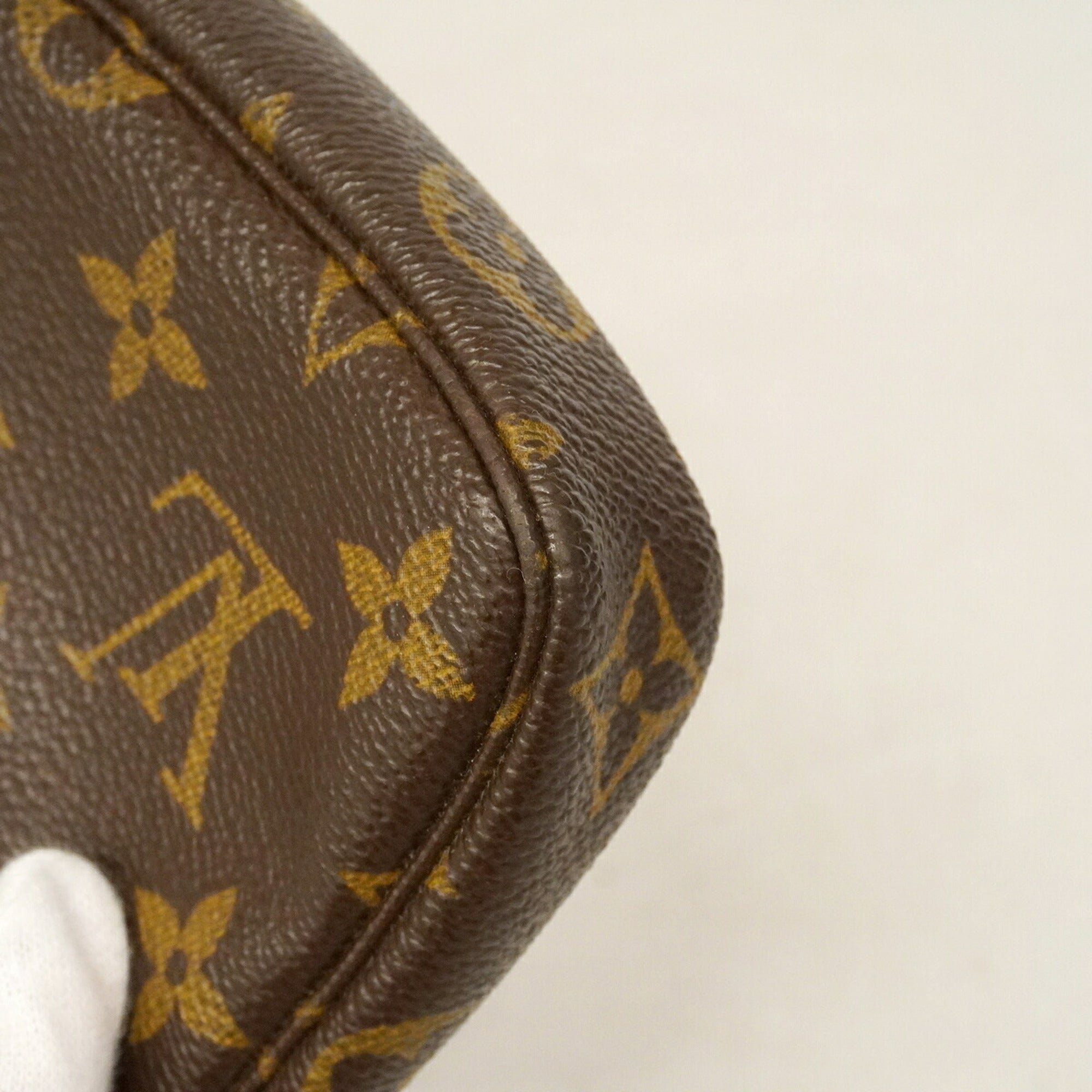 Louis Vuitton Brown Pouch (Pre-Owned)